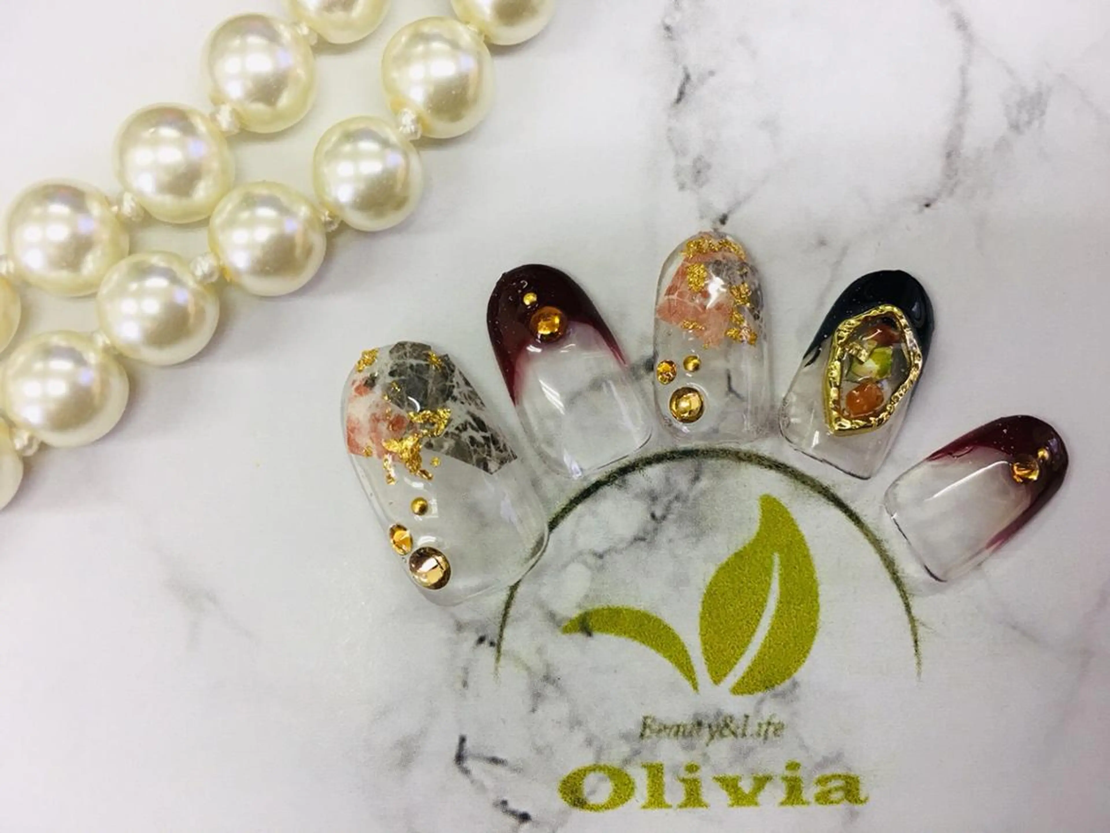 ネイル Olivia アイラッシュのマツエク・マツパデザイン