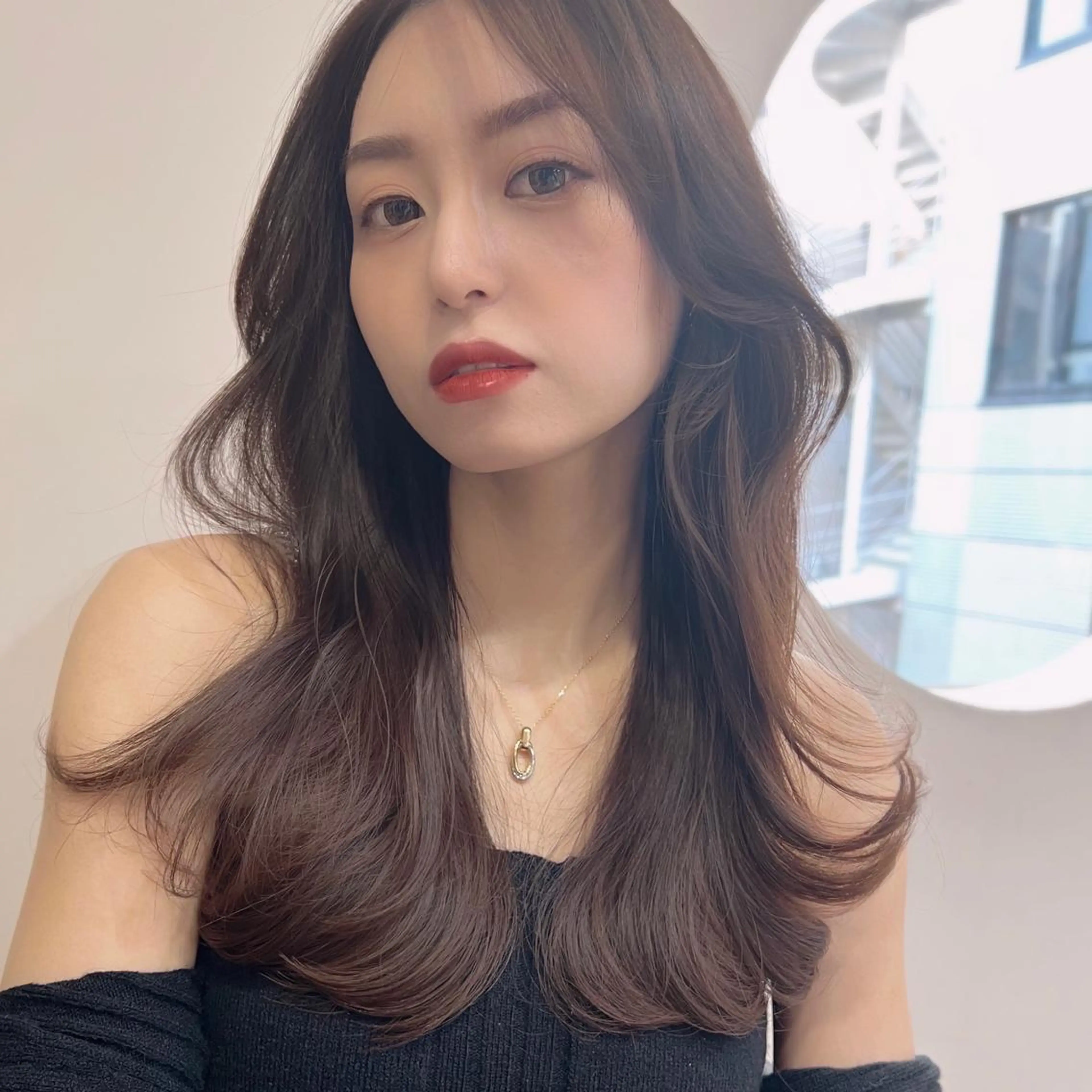 ロング カラー ヘアアレンジ 顔まわりレイヤー 韓国風ヘア レイヤーカット 韓国モテhair🍑 momoのヘアスタイル