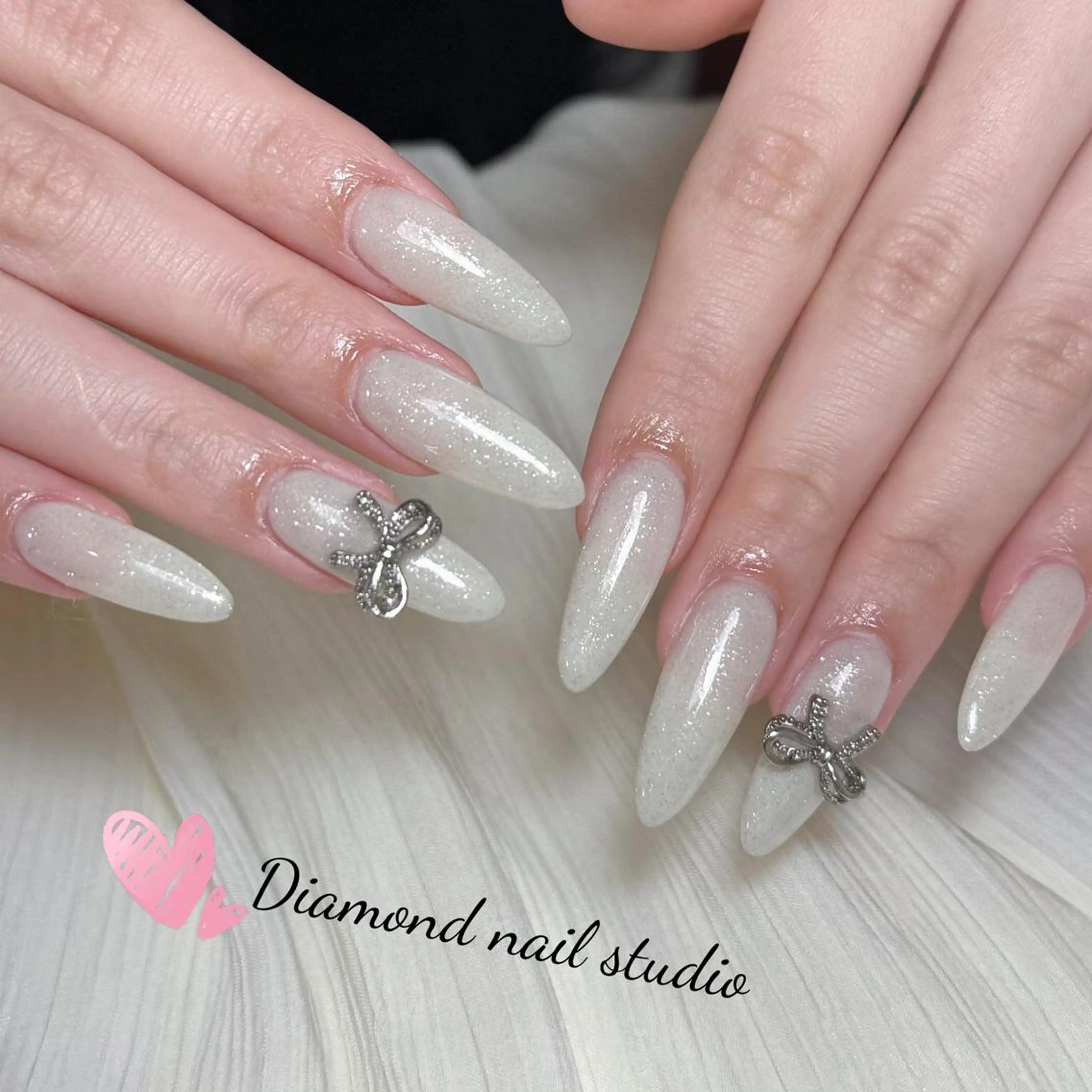 ネイル アートネイル オーロラネイル ガーリー キラキラネイル マグネットネイル DIAMOND 💅のネイルデザイン