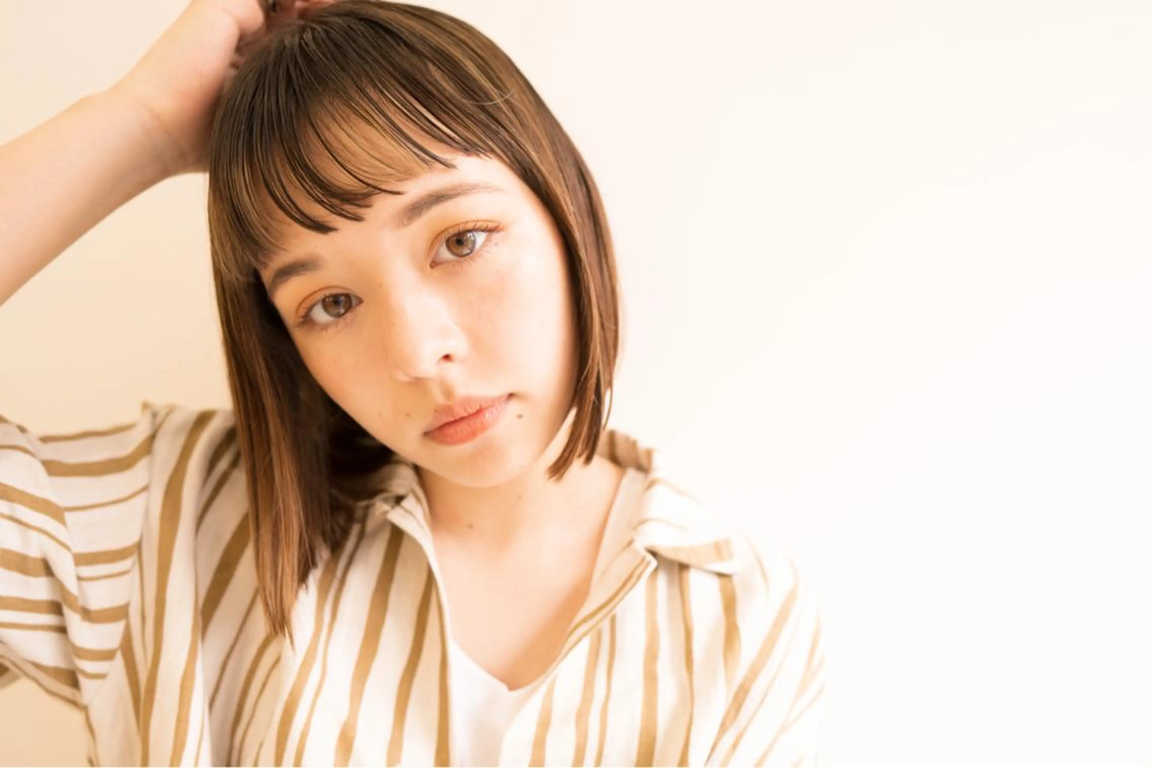 ショート カラー 顔周りレイヤー/韓国 ブリーチminamiのヘアスタイル