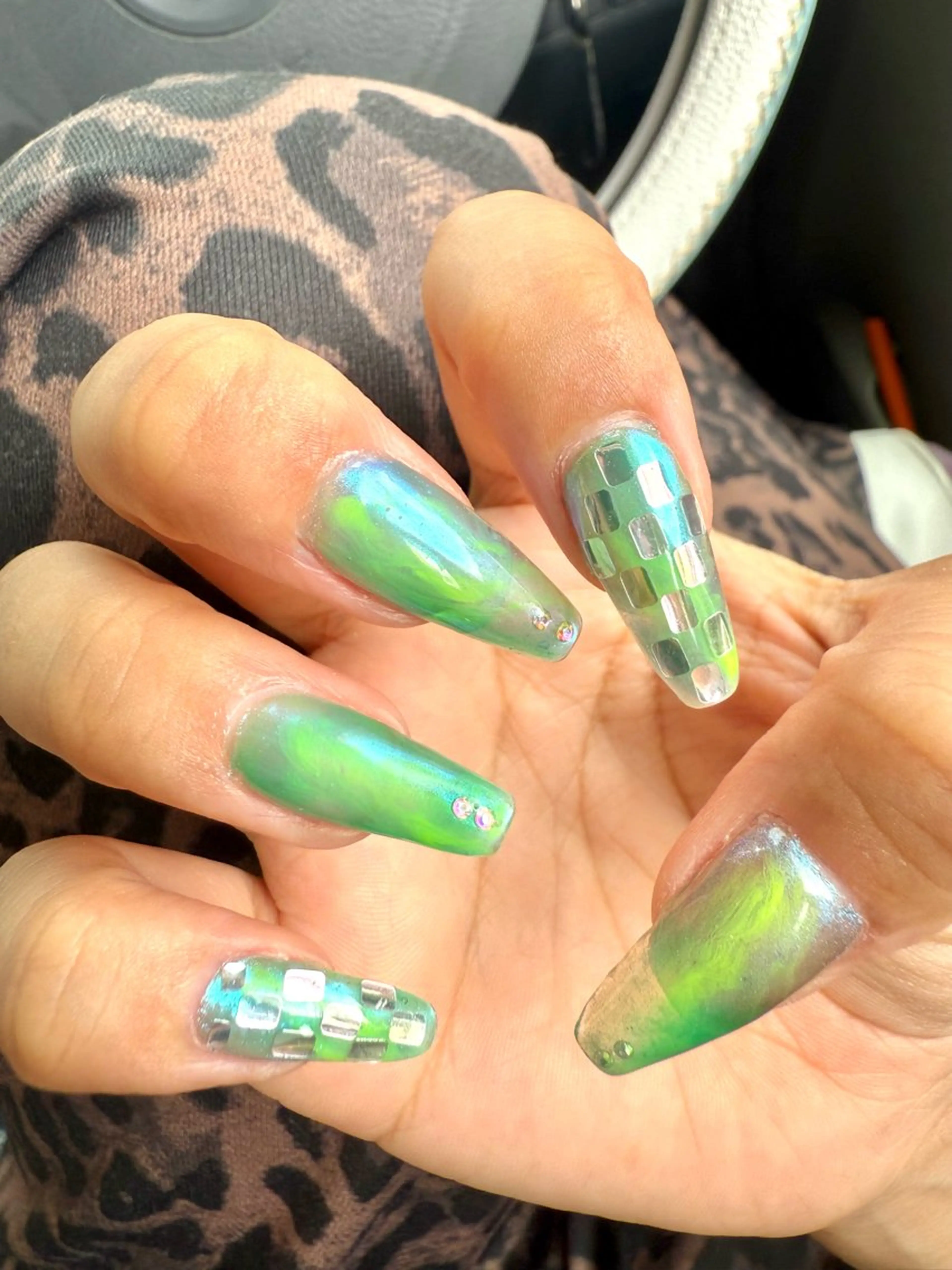 ネイル ハンドネイル 🌏AURORA | RiRi🪐のネイルデザイン