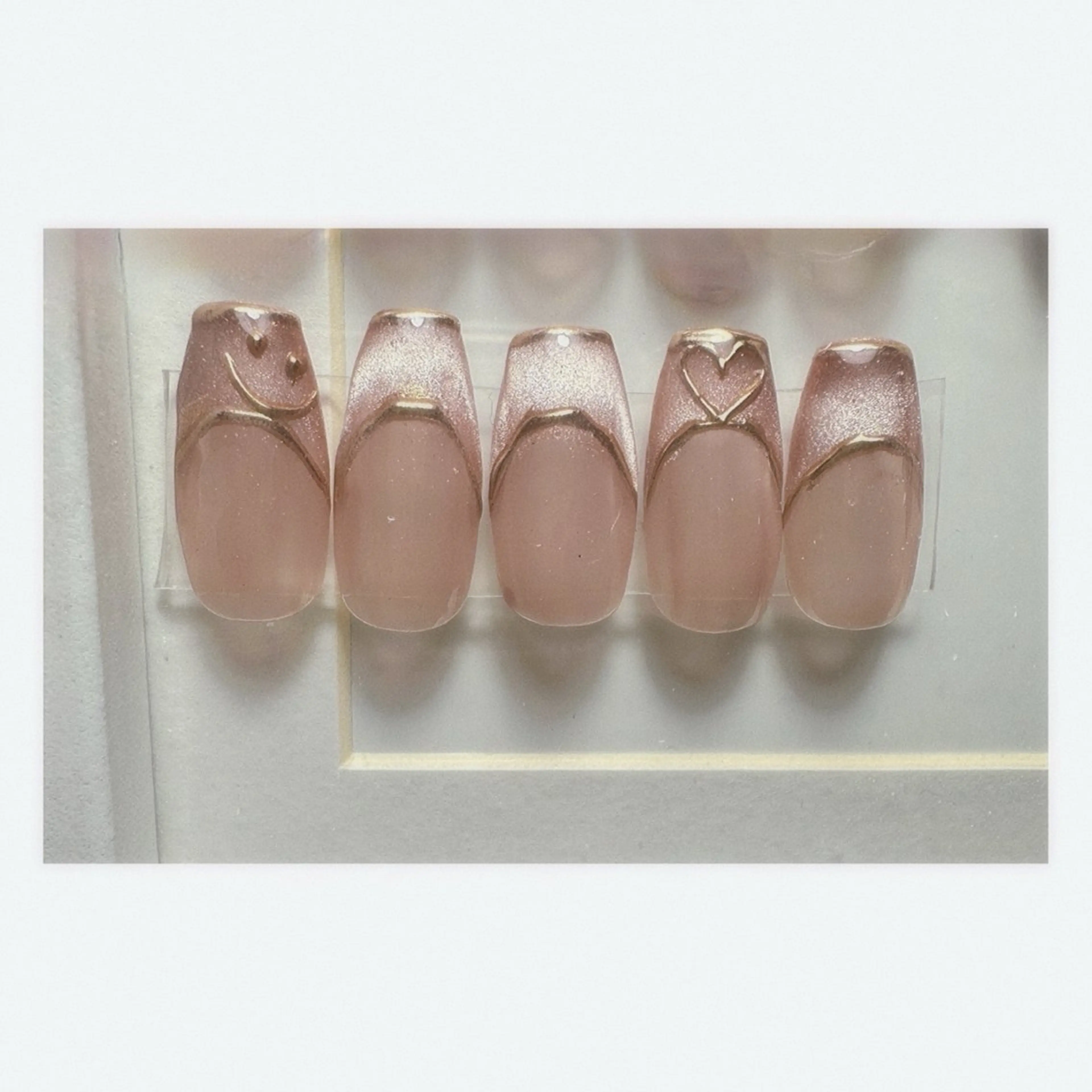 キッズ ネイル アートネイル フレンチネイル マグネットネイル ミラーネイル ミラーマグ ハンドネイル private nailsalonのネイルデザイン
