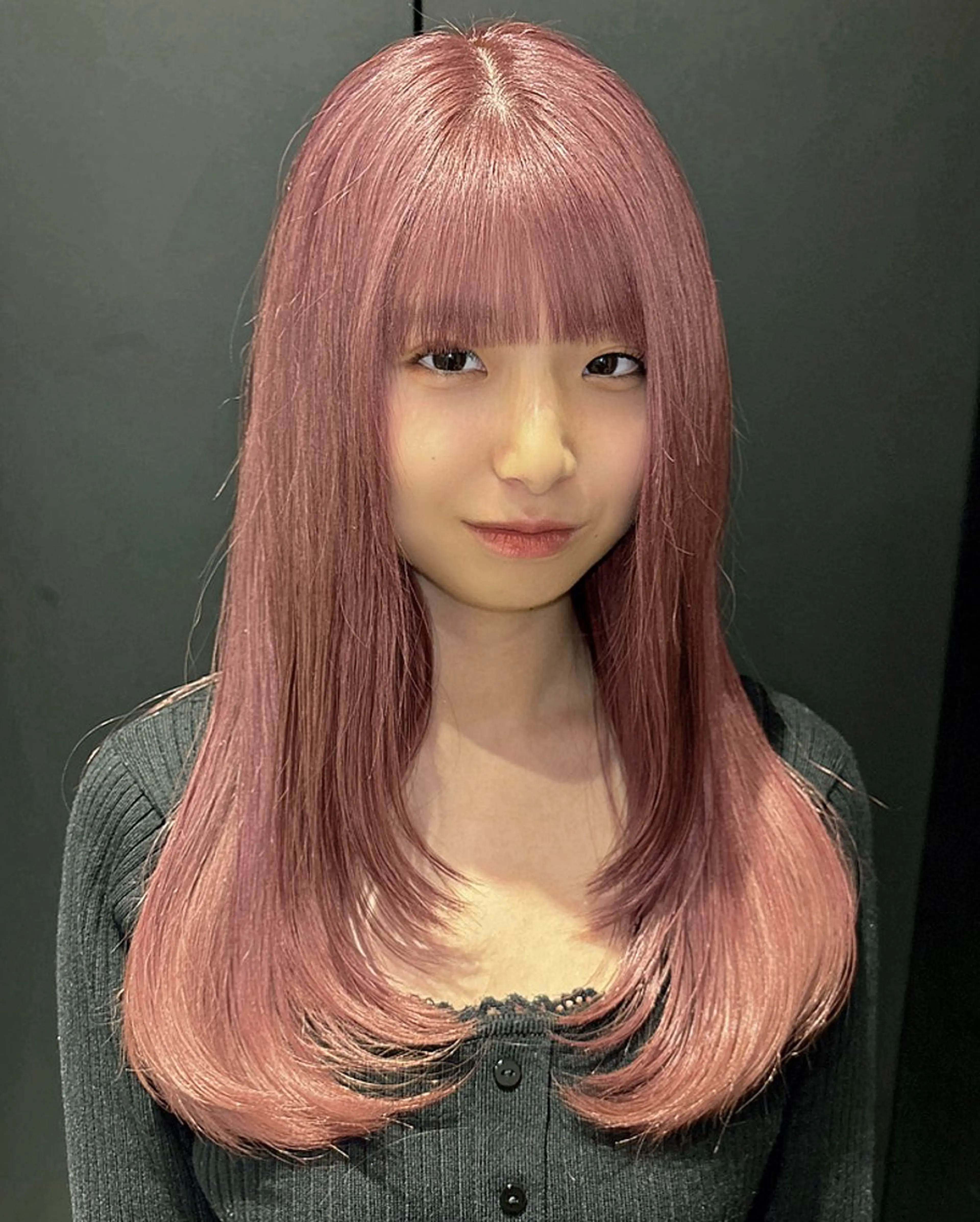 ロング カラー ヘアアレンジ 耳つぼ屋さん ‎🤍りりのヘアスタイル