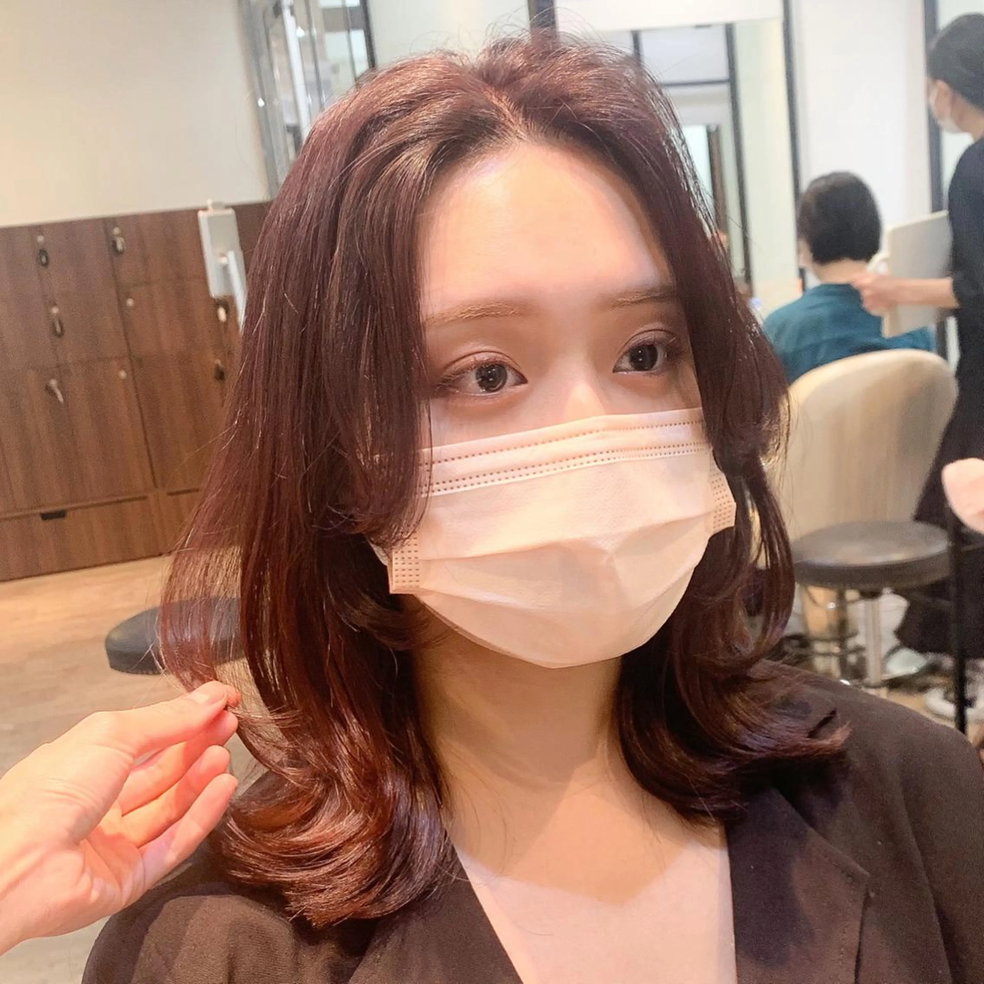 ミディアム ミディアムレイヤー ピンクブラウン レイヤーカット カット ヘアカラー CHIC表参道所属・垢抜けレイヤー🌙 お任せください🤍のヘアスタイル