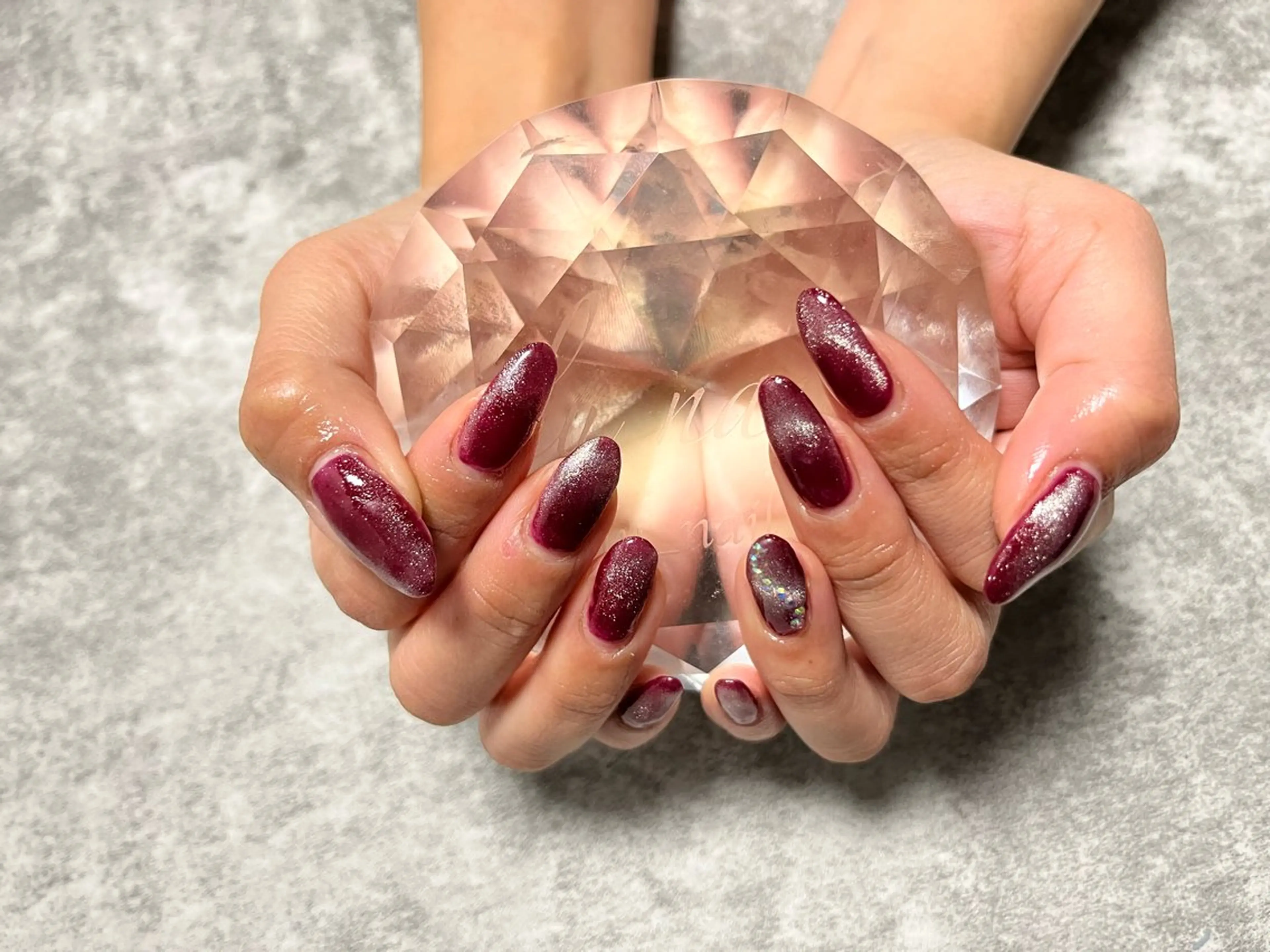 ネイル グラデーション マグネットネイル ワンカラーネイル 佐野 愛美のエステ・リラクイメージ