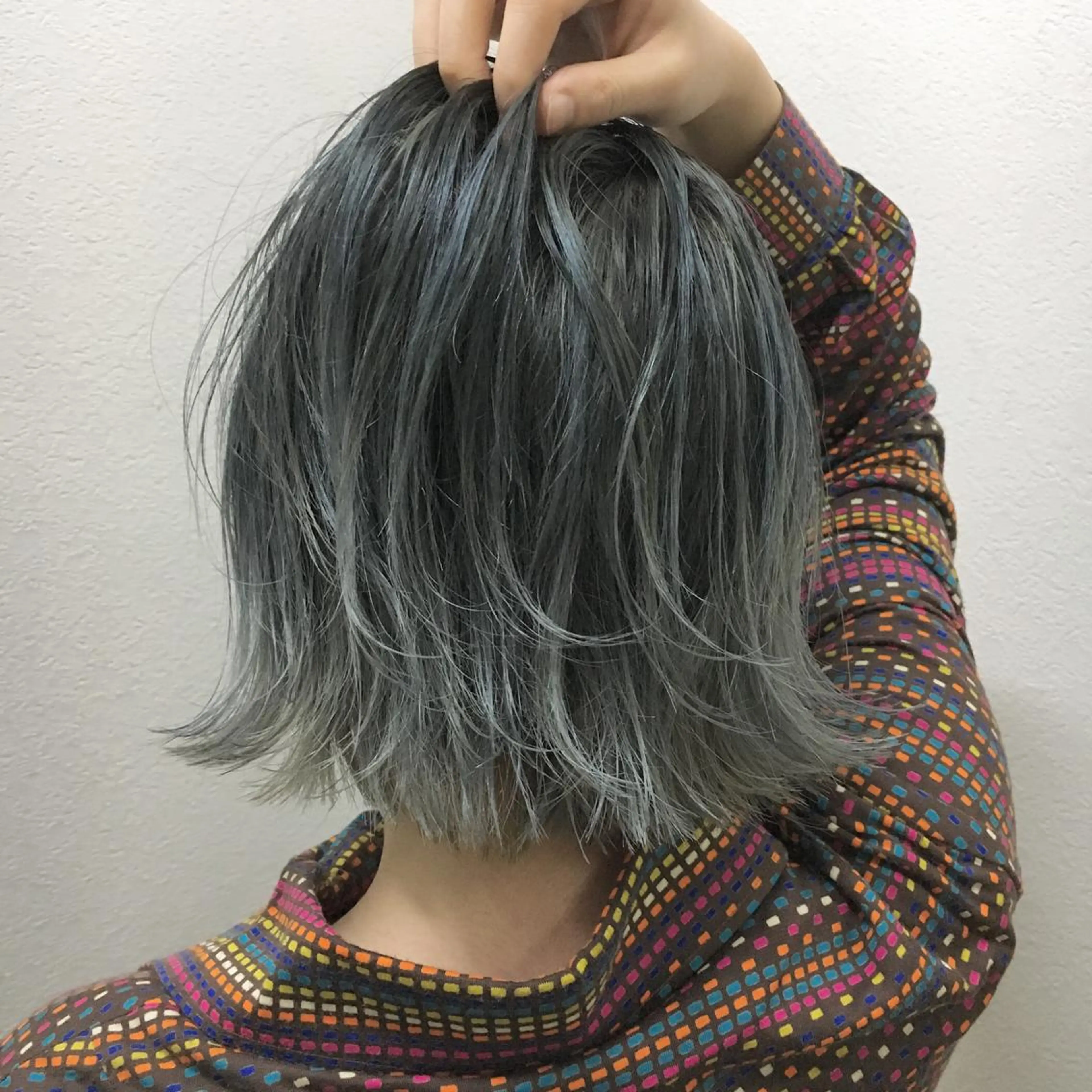 ショート カラー アディクシーカラー ブリーチ ダークグレー ダークグレージュ グレージュ カット ヘアカラー JIL BLAN 京都のヘアスタイル