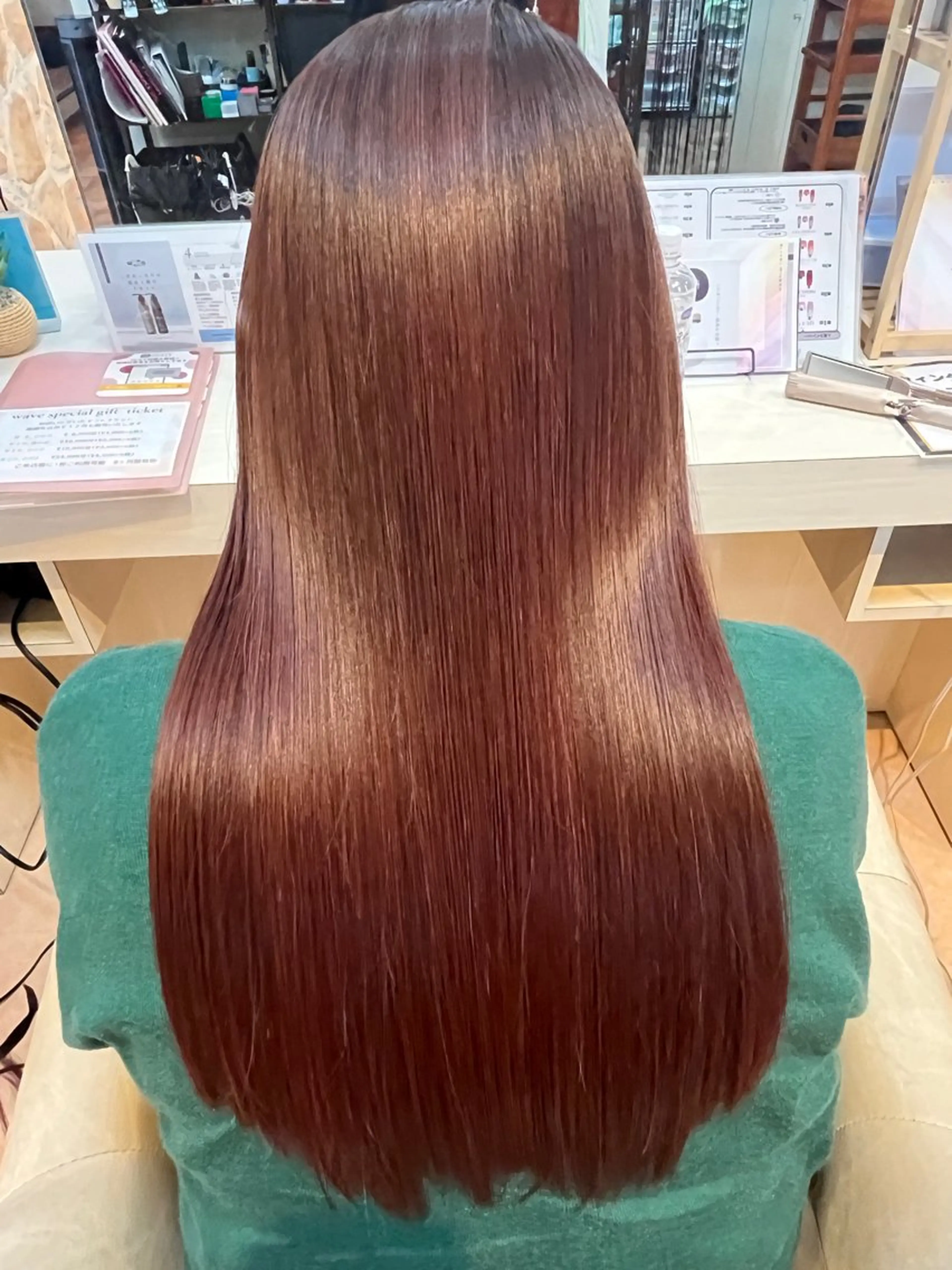 ロング カラー 土肥 美羽のヘアスタイル