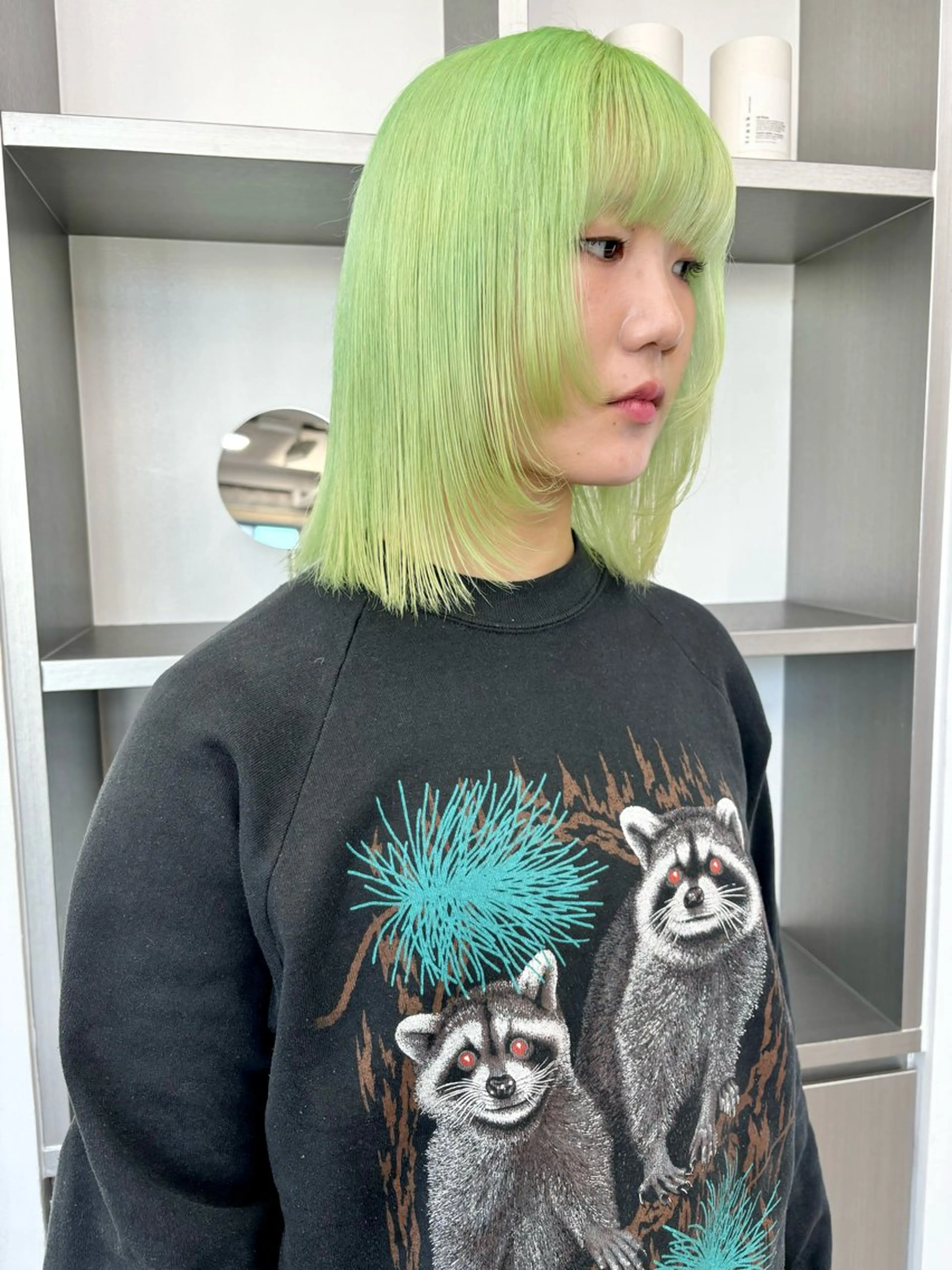 ミディアム カラー ヘアアレンジ ミント カット ヘアカラー トリートメント 🎨ハイトーン/ 切りっぱなし みつきのヘアスタイル