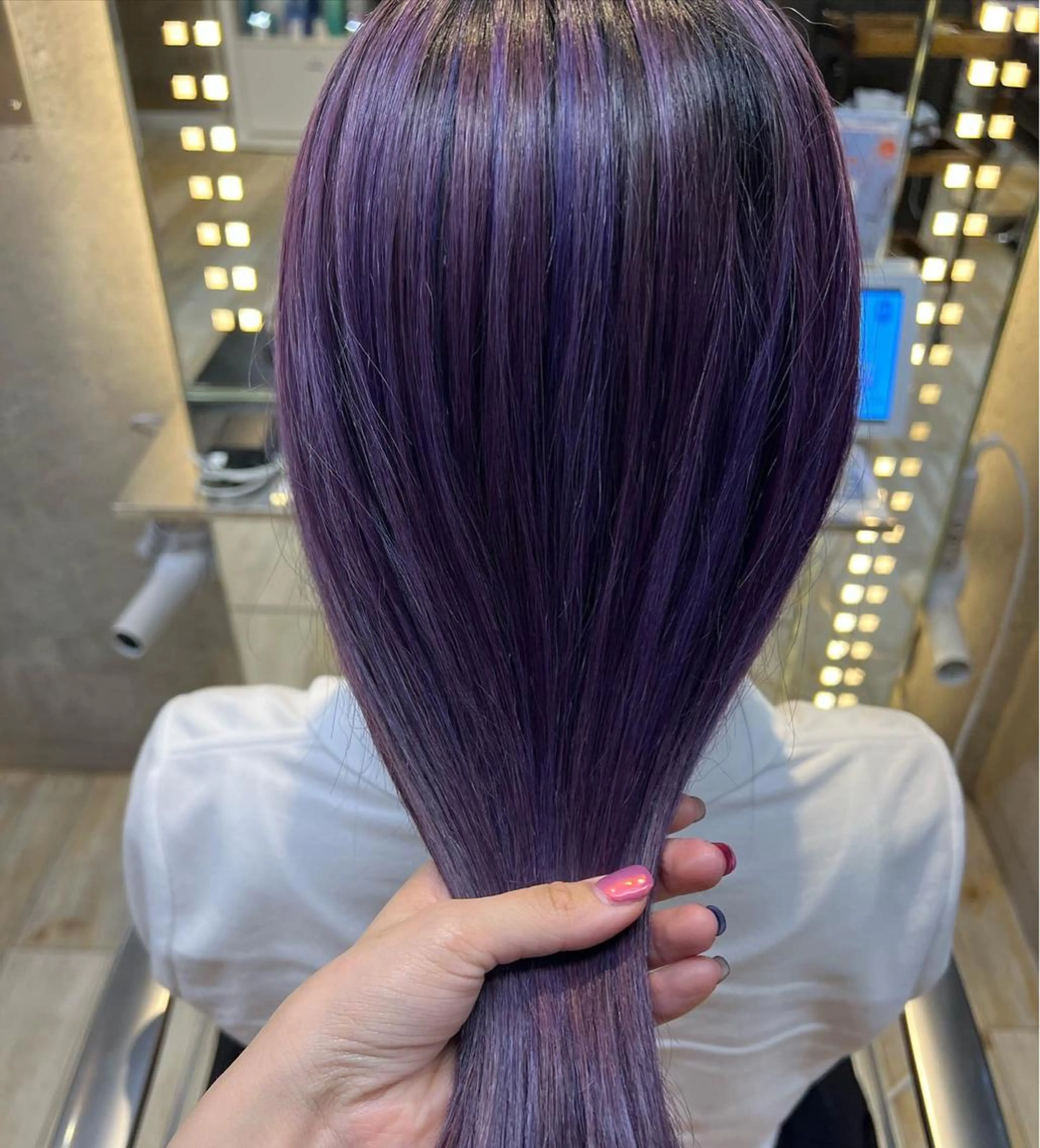 セミロング カラー ヘアアレンジ ブリーチ ケアブリーチ ハイトーンカラー ピンクカラー パープルカラー サナ🌱 切りっぱなしボブのヘアスタイル