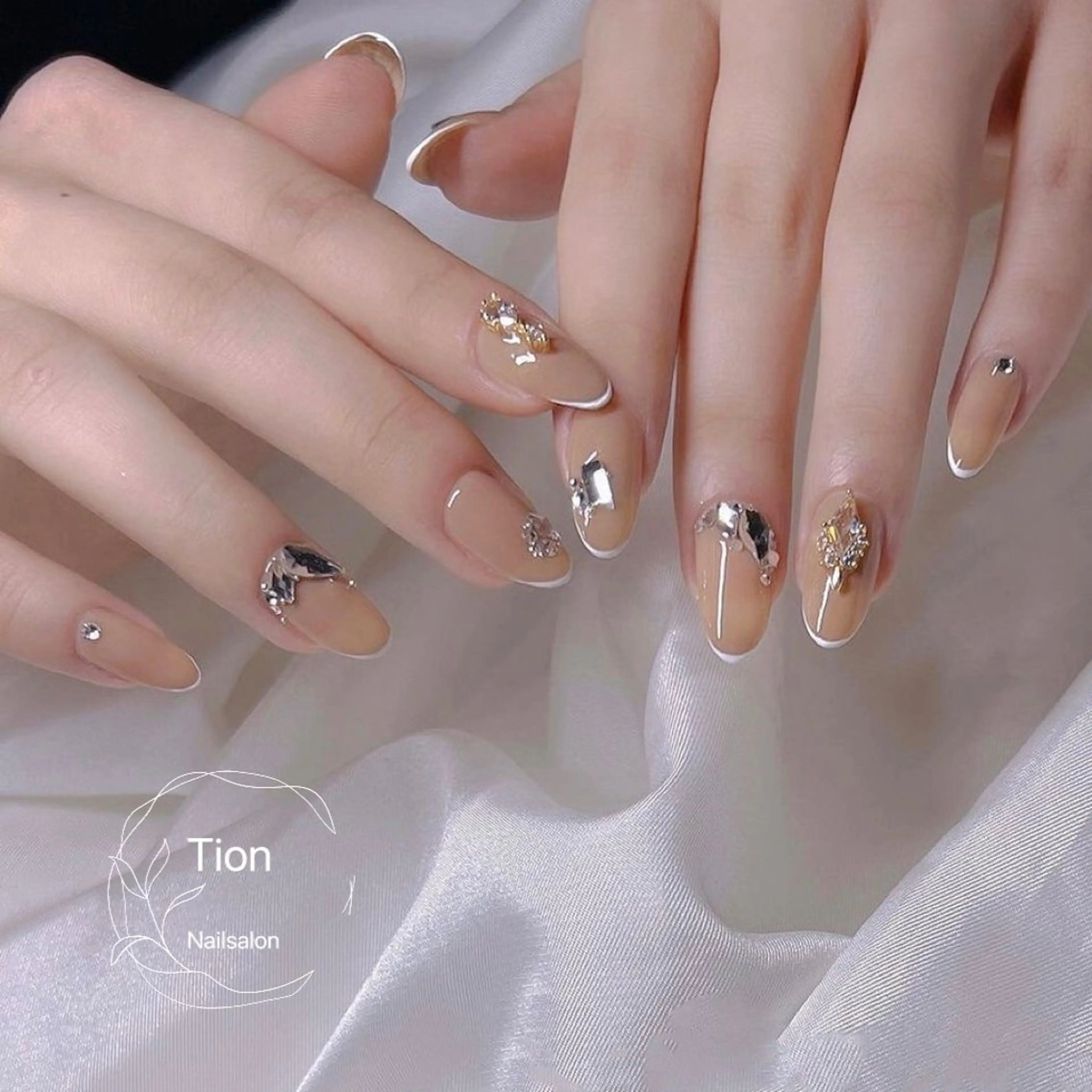 ネイル チークネイル 長さ出し フットネイル フレンチネイル ジェルネイル Nailsalin Tion 浦和店のネイルデザイン