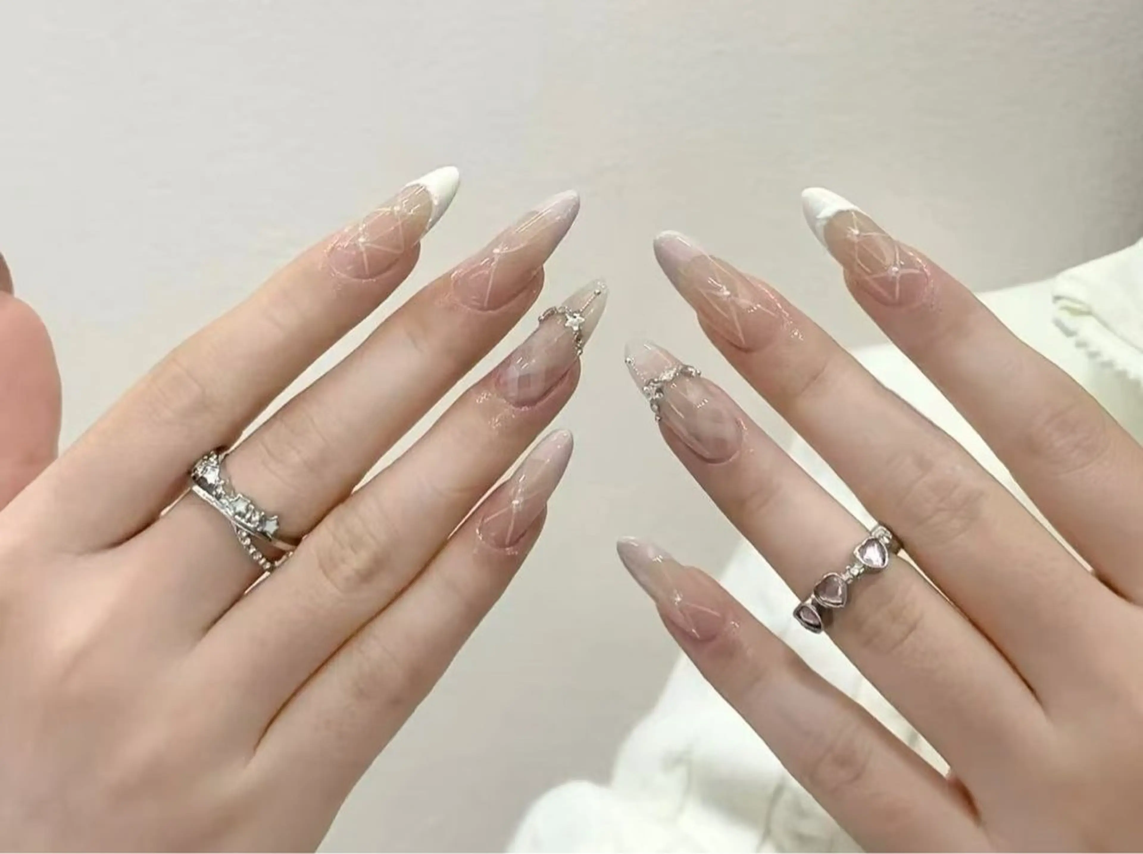 ネイル フラワーネイル フレンチネイル ジェルネイル ガラスフレンチ ハート ハンドネイル BabyYouMi nailのネイルデザイン