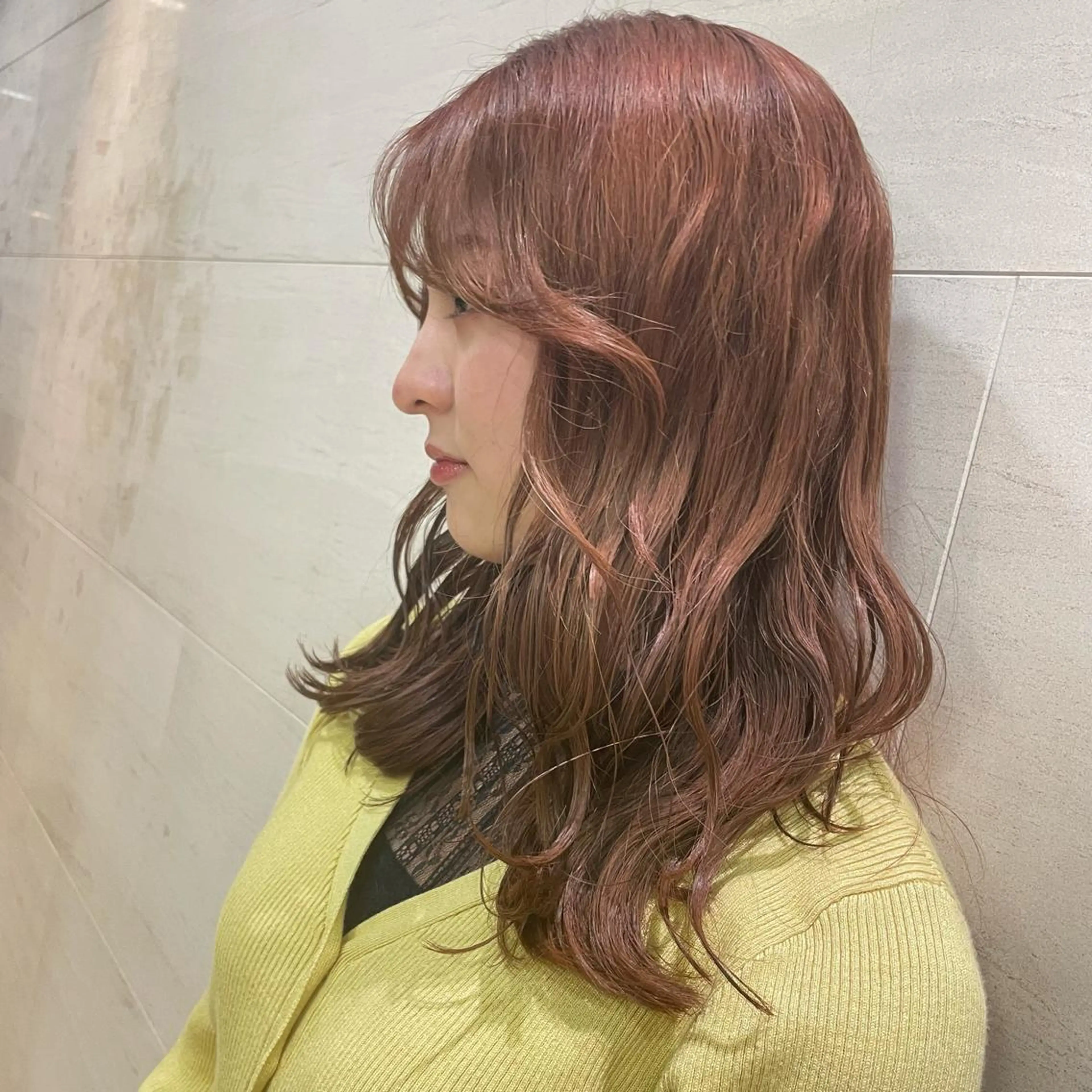 ミディアム カラー ハイトーン/暖色/ 眉/メイク/Rinaのヘアスタイル