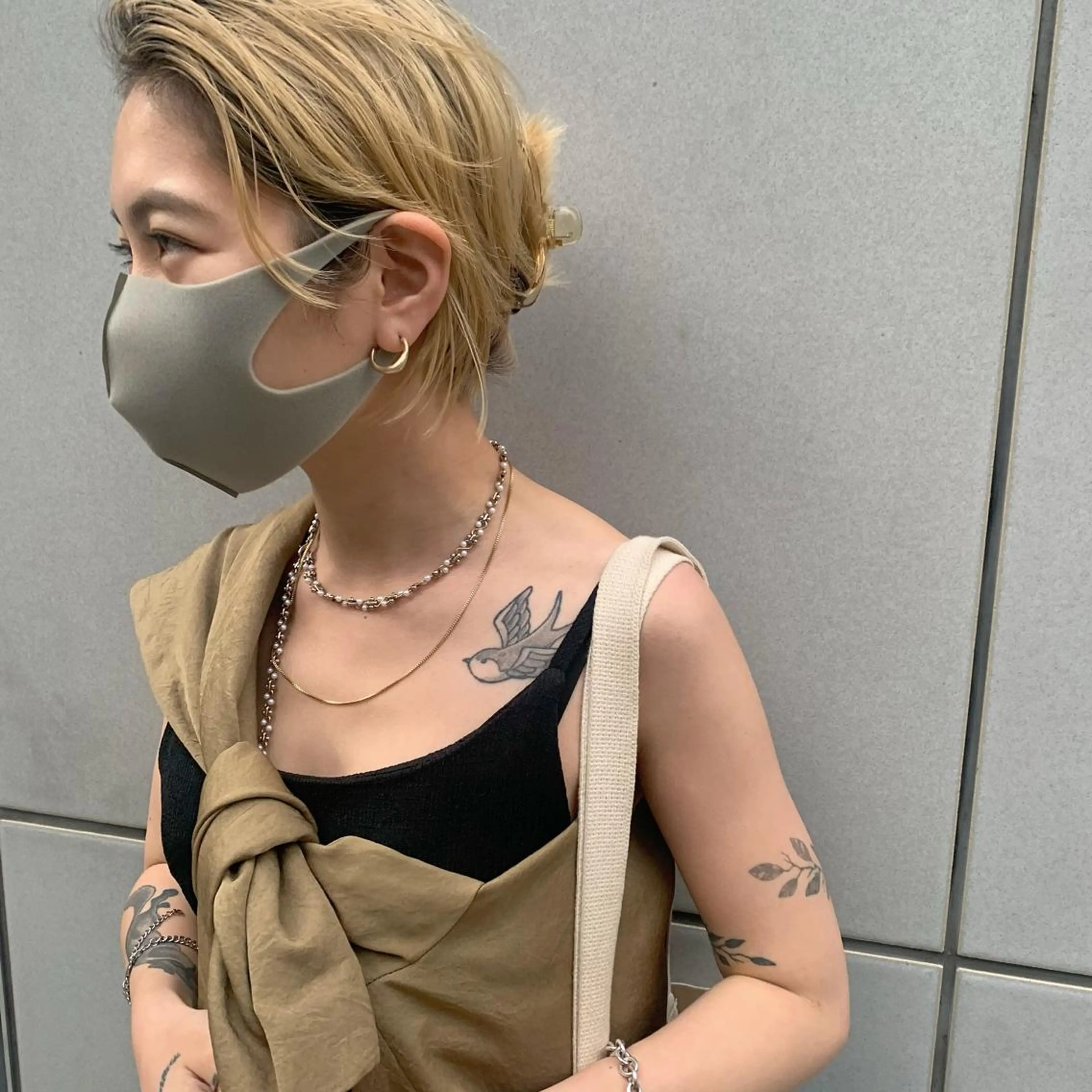 セミロング カラー ブリーチ ブロンド ハイトーンカラー ヘアカラー 🎀ワンホンhair 🎀マリノのヘアスタイル