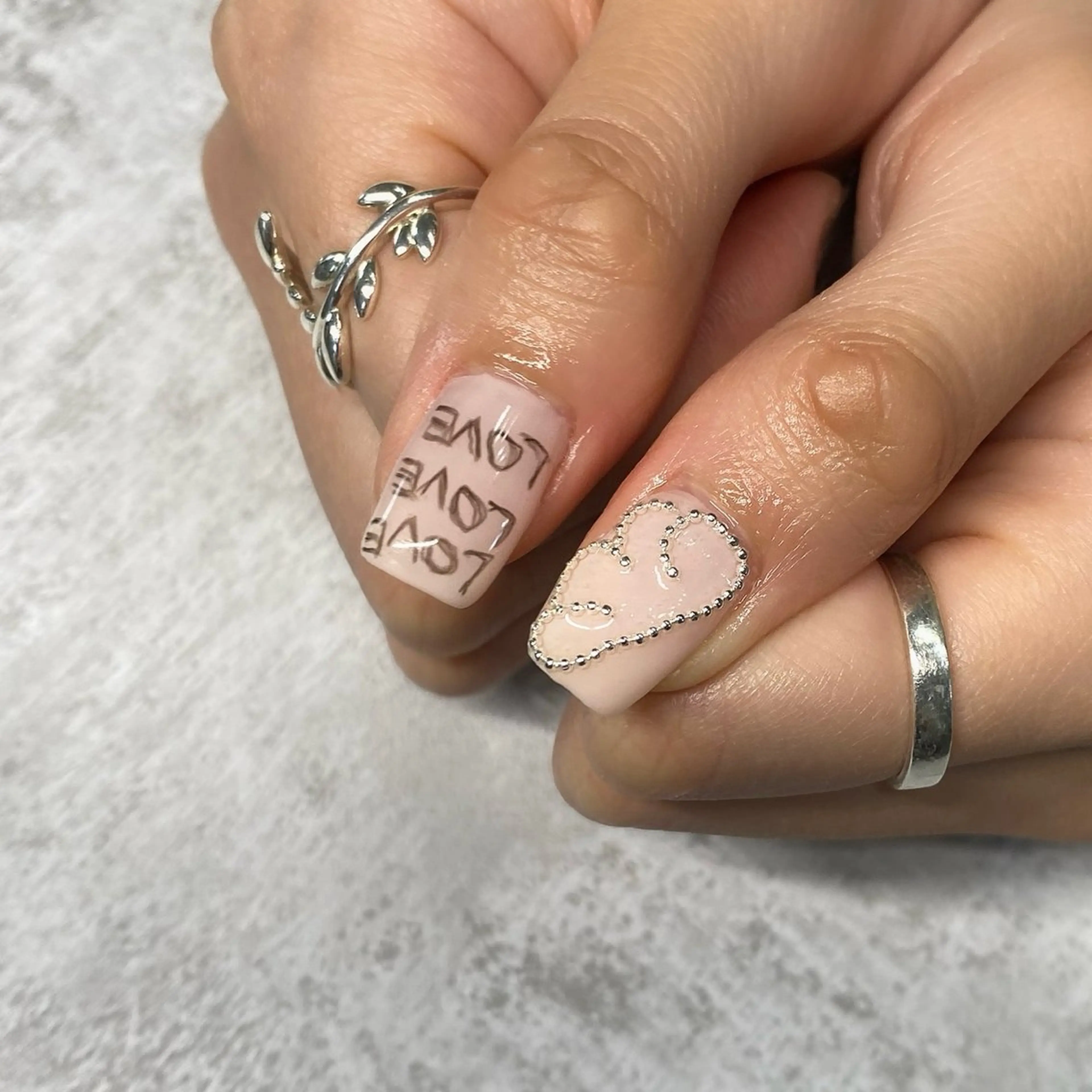 ネイル 持ち込み ハンドネイル RIHO ♡のネイルデザイン