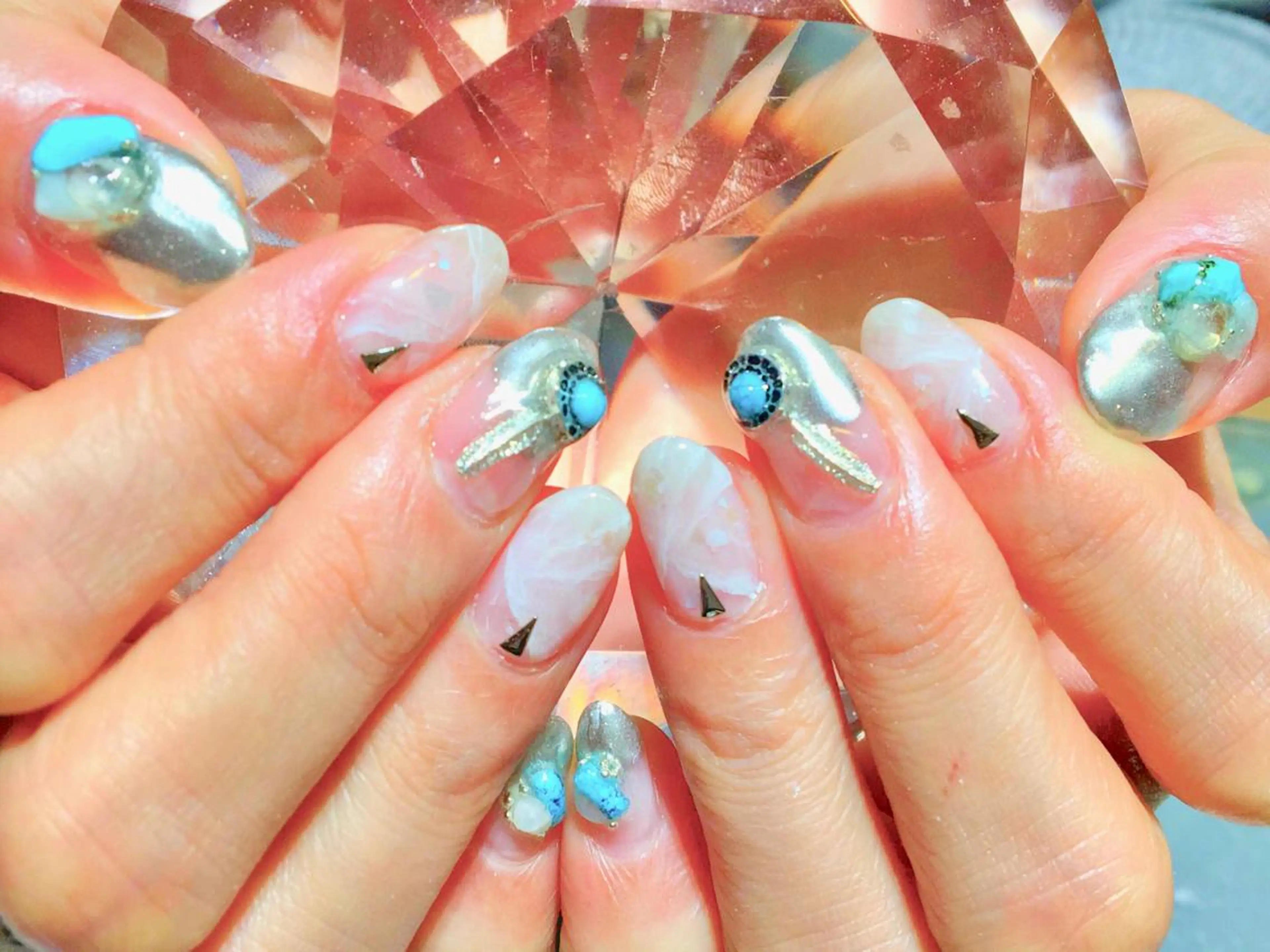 ネイル ジェルネイル YUN 💅のネイルデザイン