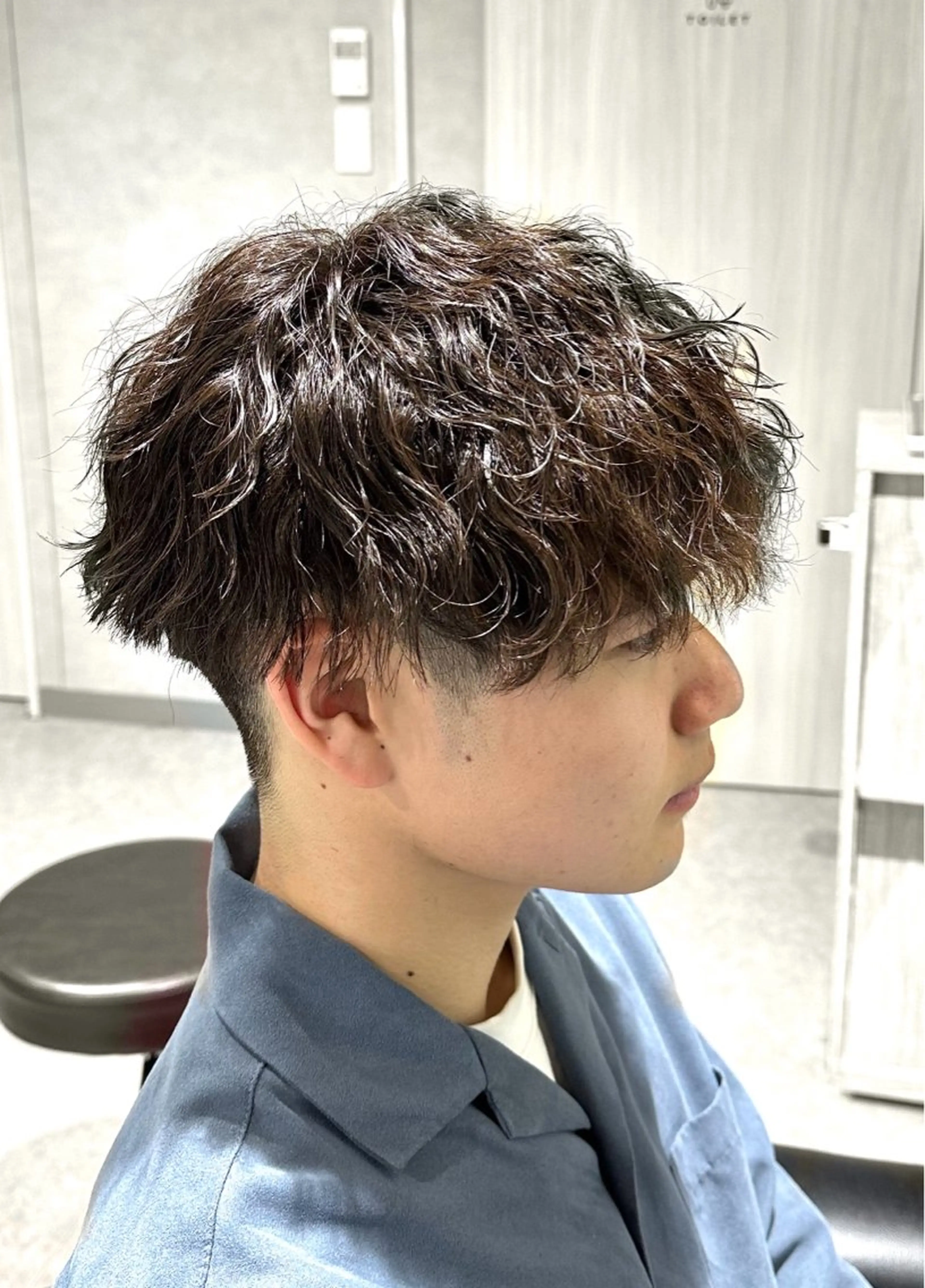 パーマ メンズ センターパート ダウンパーマ カルマパーマ マッシュ メンズパーマ 野村 俊太のヘアスタイル