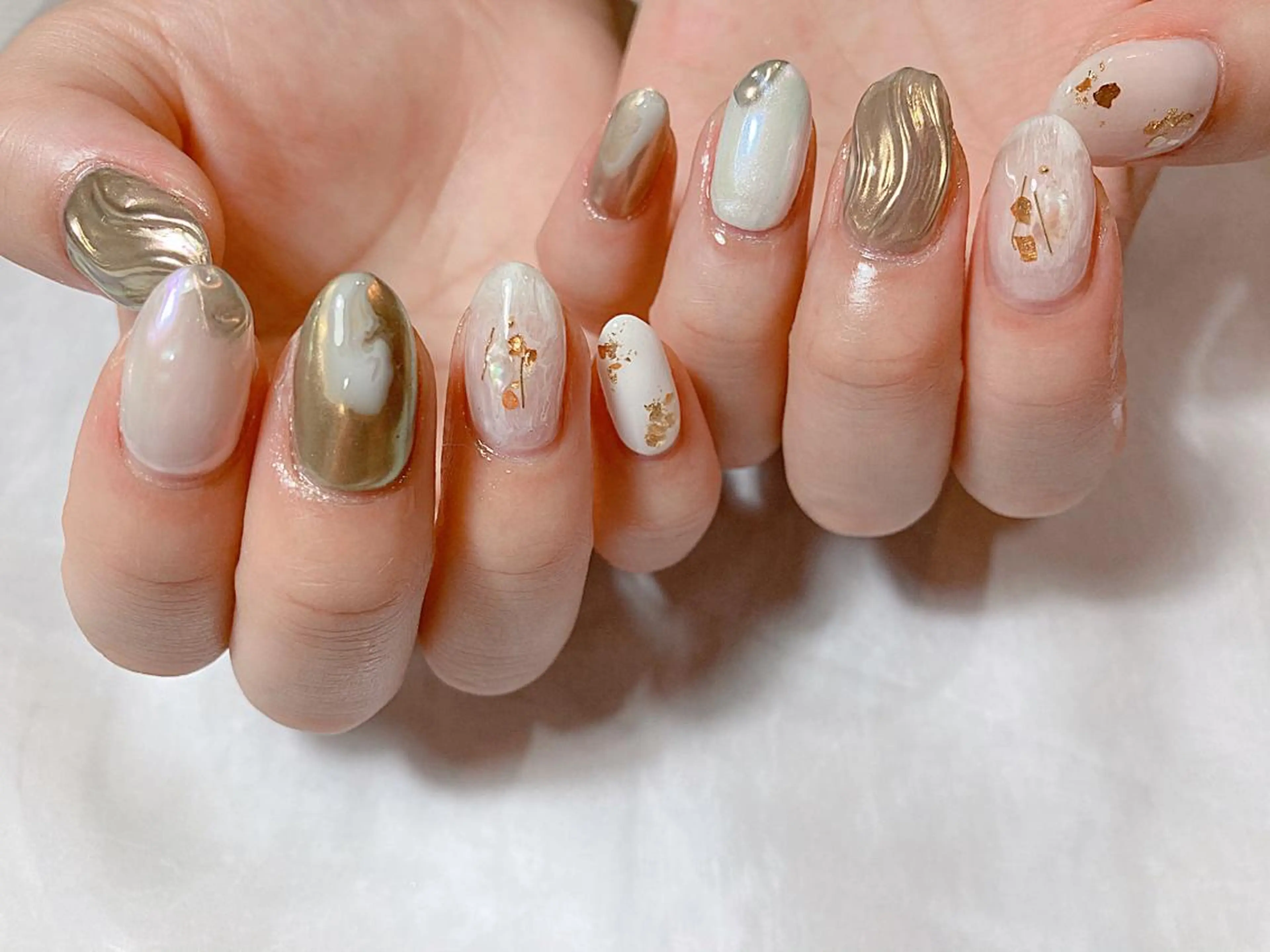 ショート カラー ヘアアレンジ ネイル マツエク・マツパ ハンドネイル illum hicariのネイルデザイン