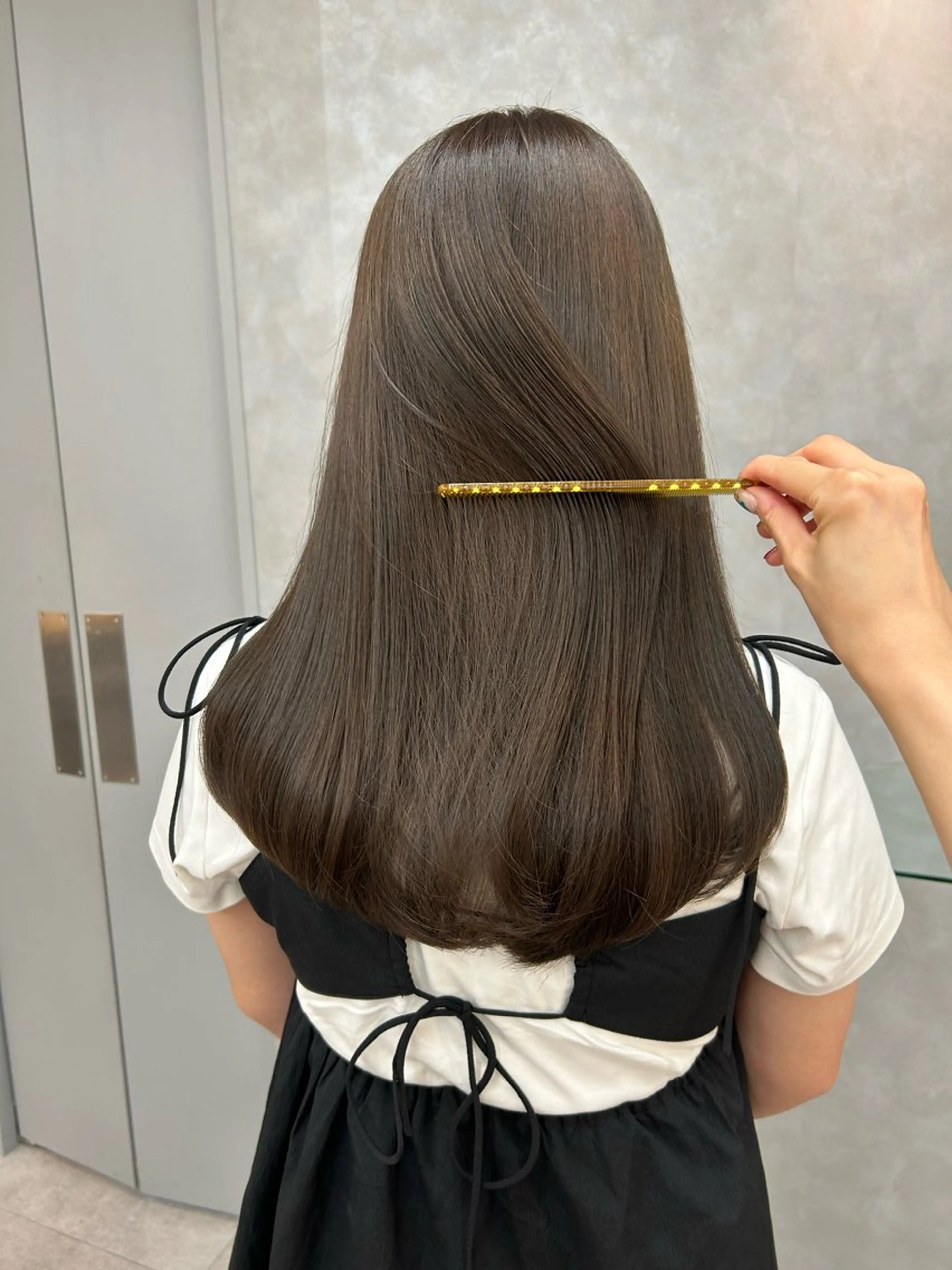 ロング ルネ所属・切りっぱなしボブ グレージュ/福田梢のヘアスタイル