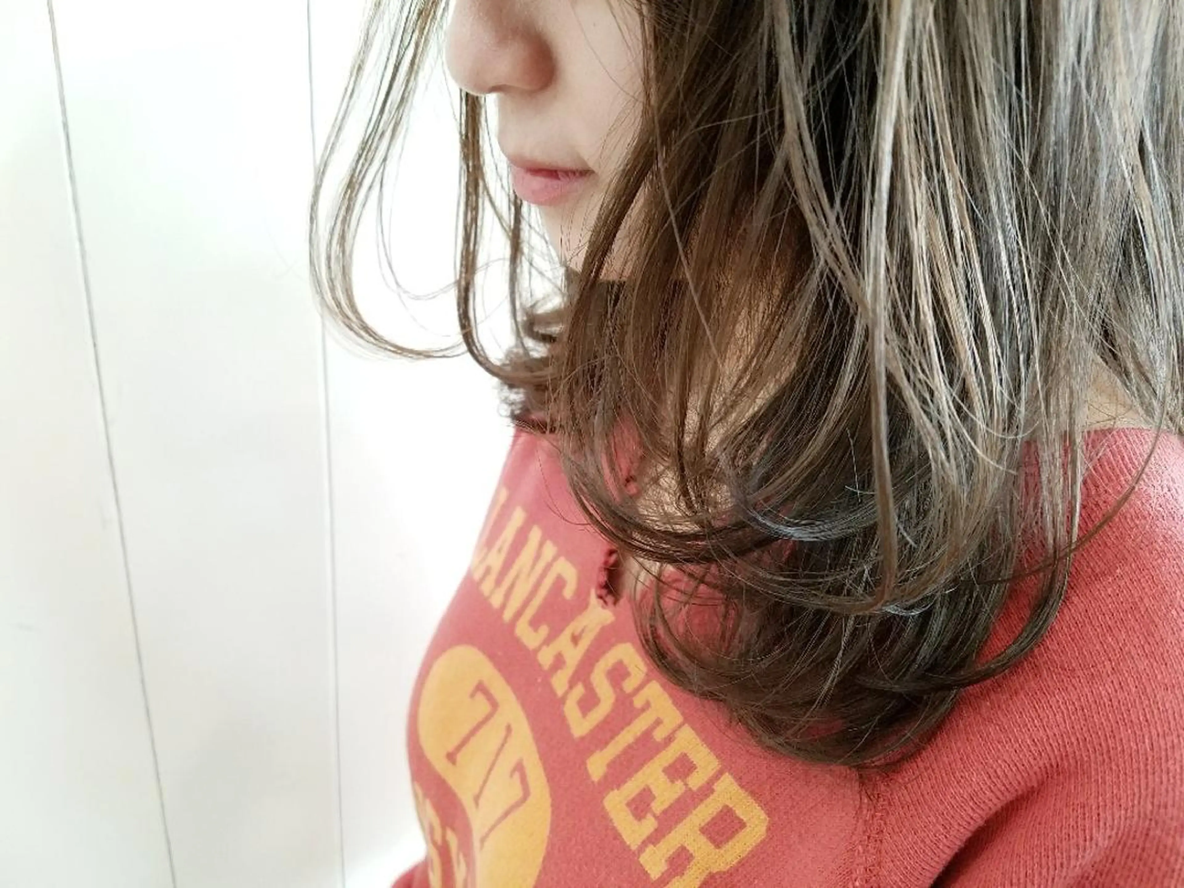 ミディアム カラー アッシュ アッシュブラウン ブラウンカラー ヘアカラー ウルフ、ボブ美容師 今井のヘアスタイル