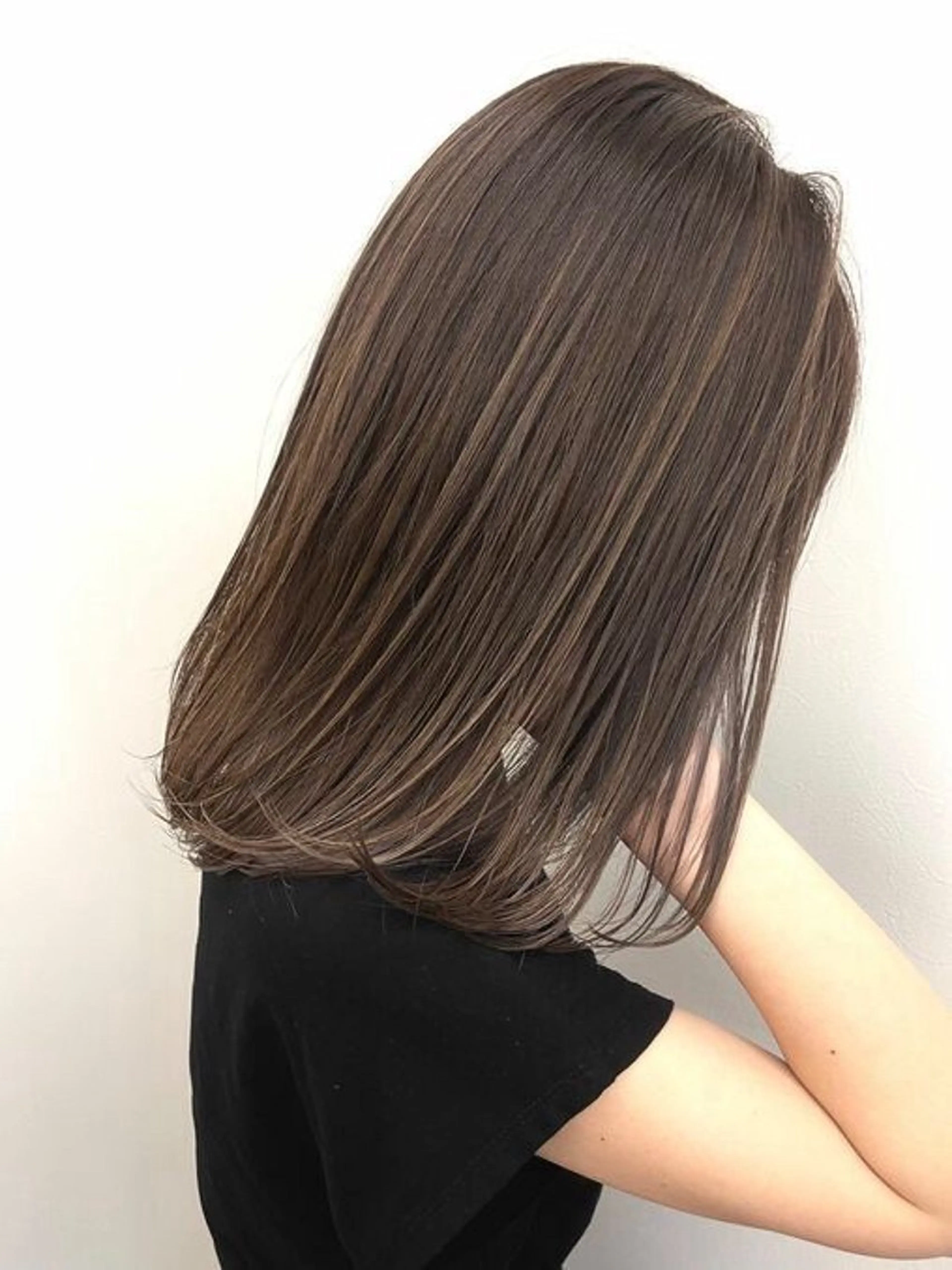 セミロング カラー ハイライトカラー ハイライト ヘアカラー 鶴井 美空のヘアスタイル