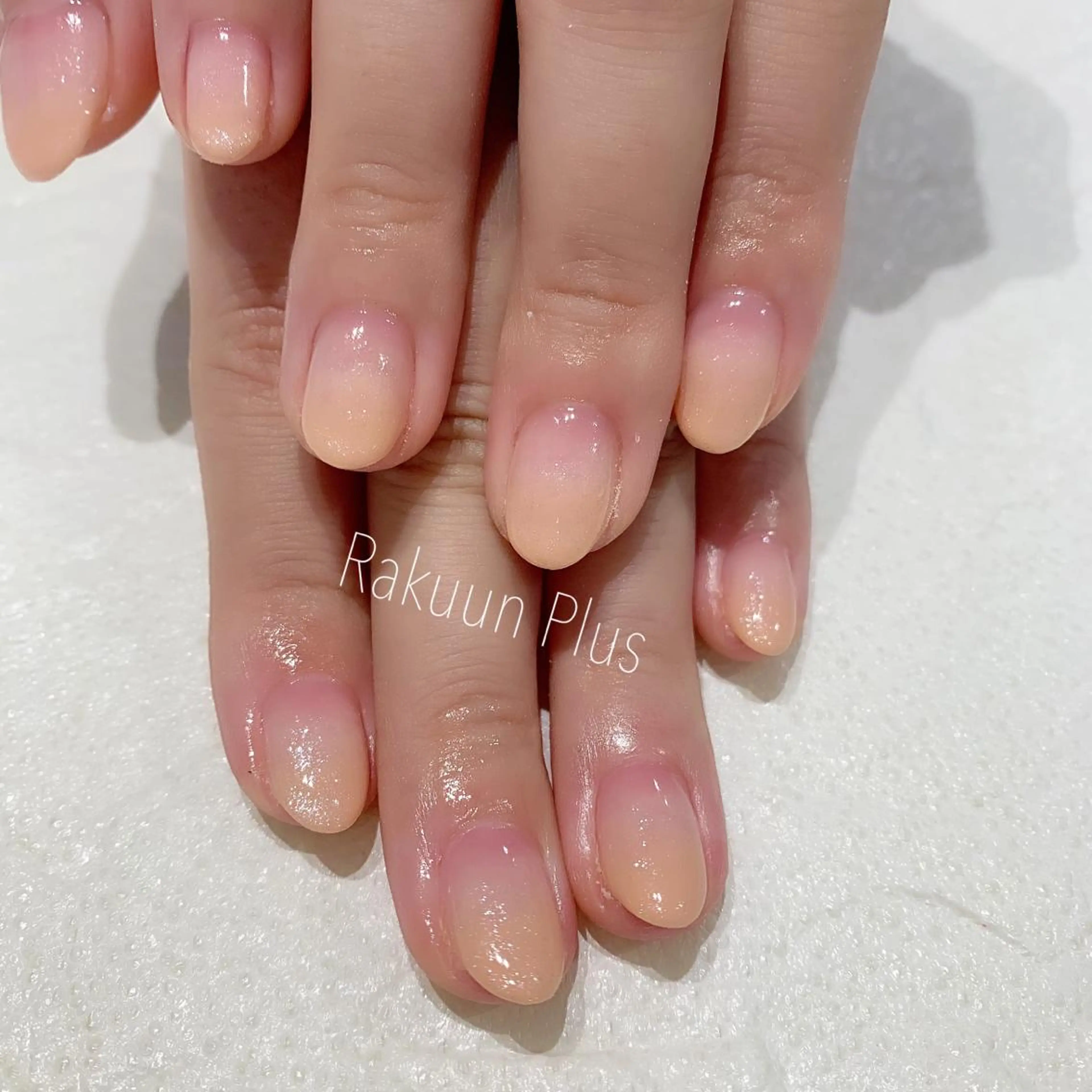 ネイル グラデーション ハンドネイル 🌼Rakuun🌼 ミナのネイルデザイン