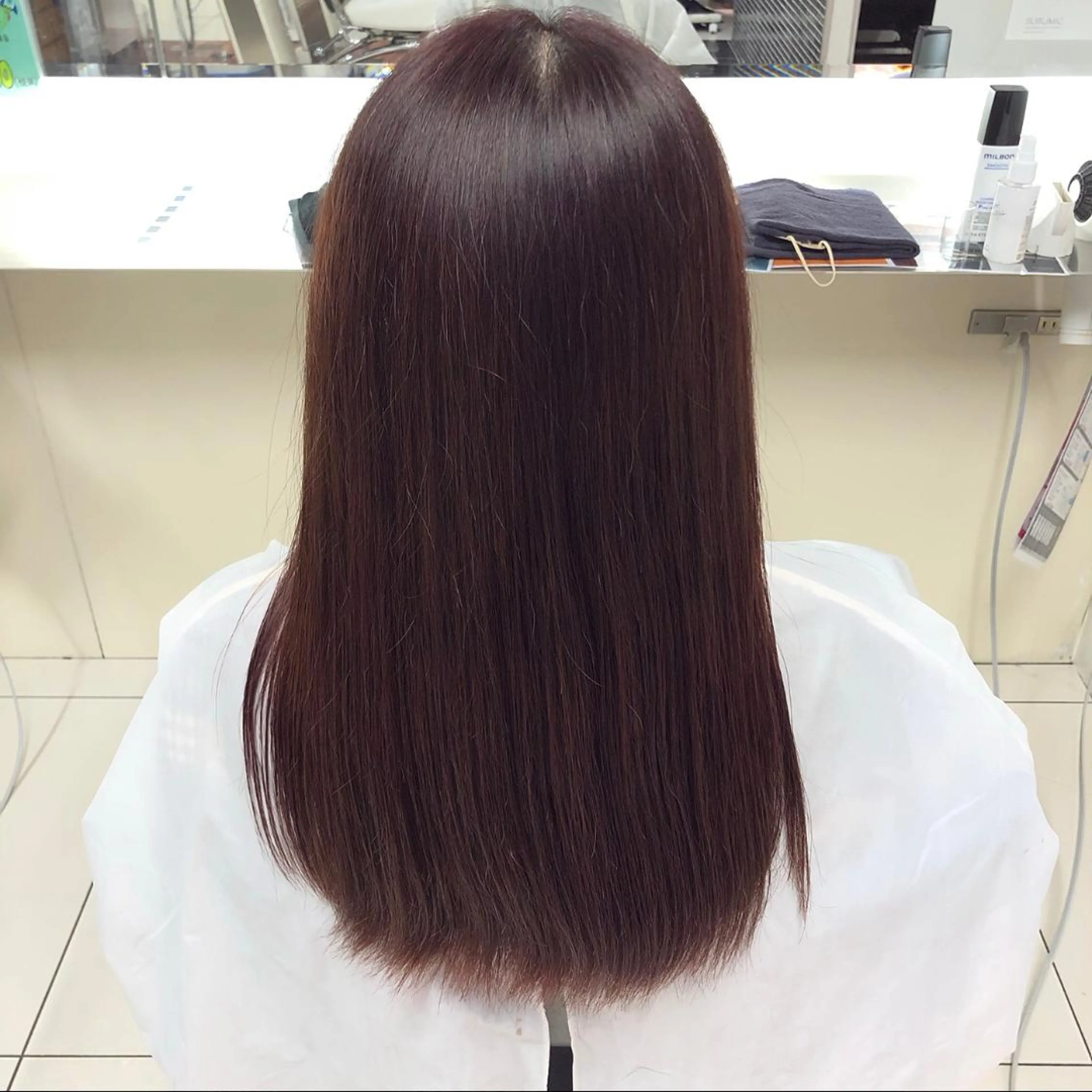 セミロング カラー カット ヘアカラー トリートメント まつ毛/アイブロウ /髪質改善カラーのヘアスタイル