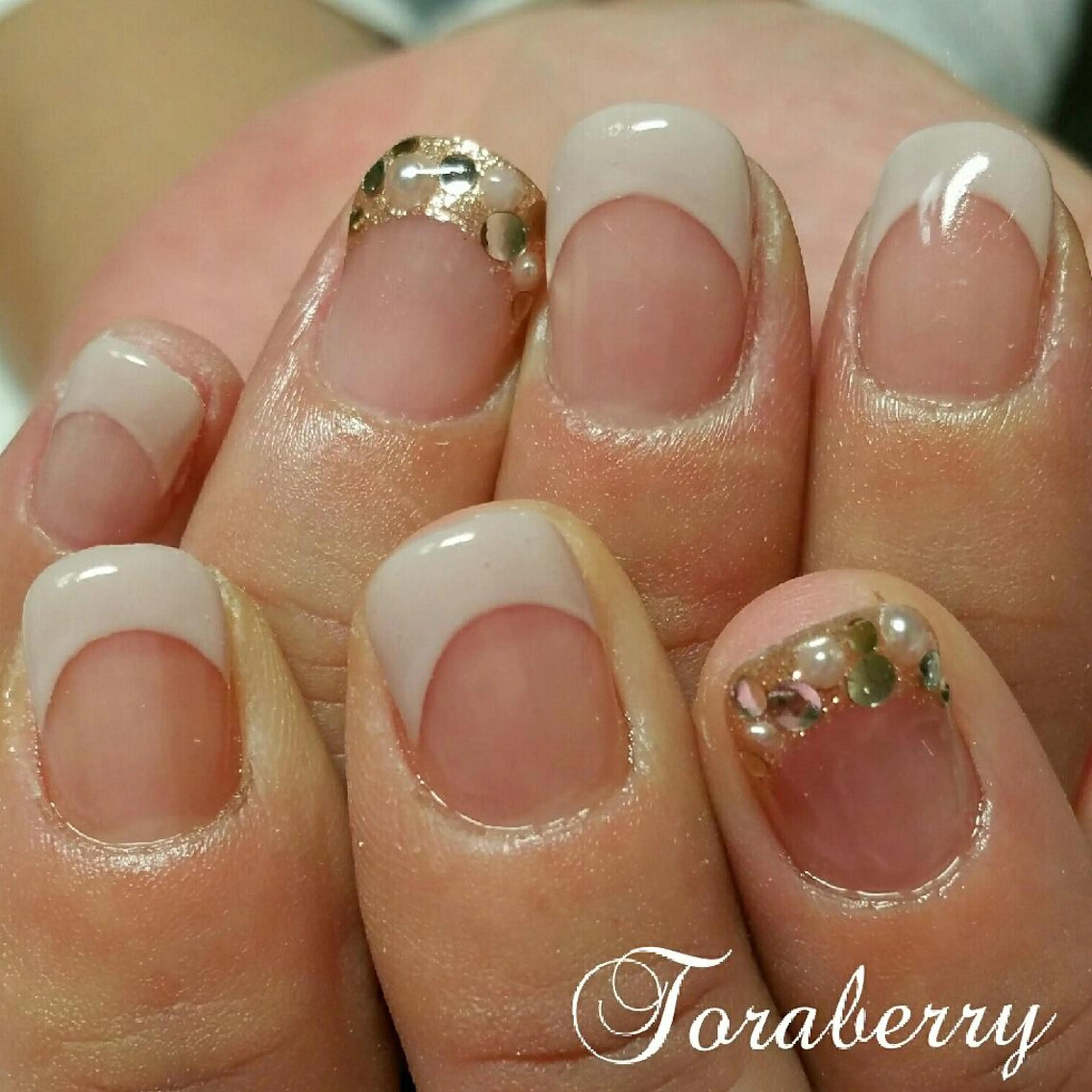 ネイル フレンチネイル ネイリスト なつみのネイルデザイン