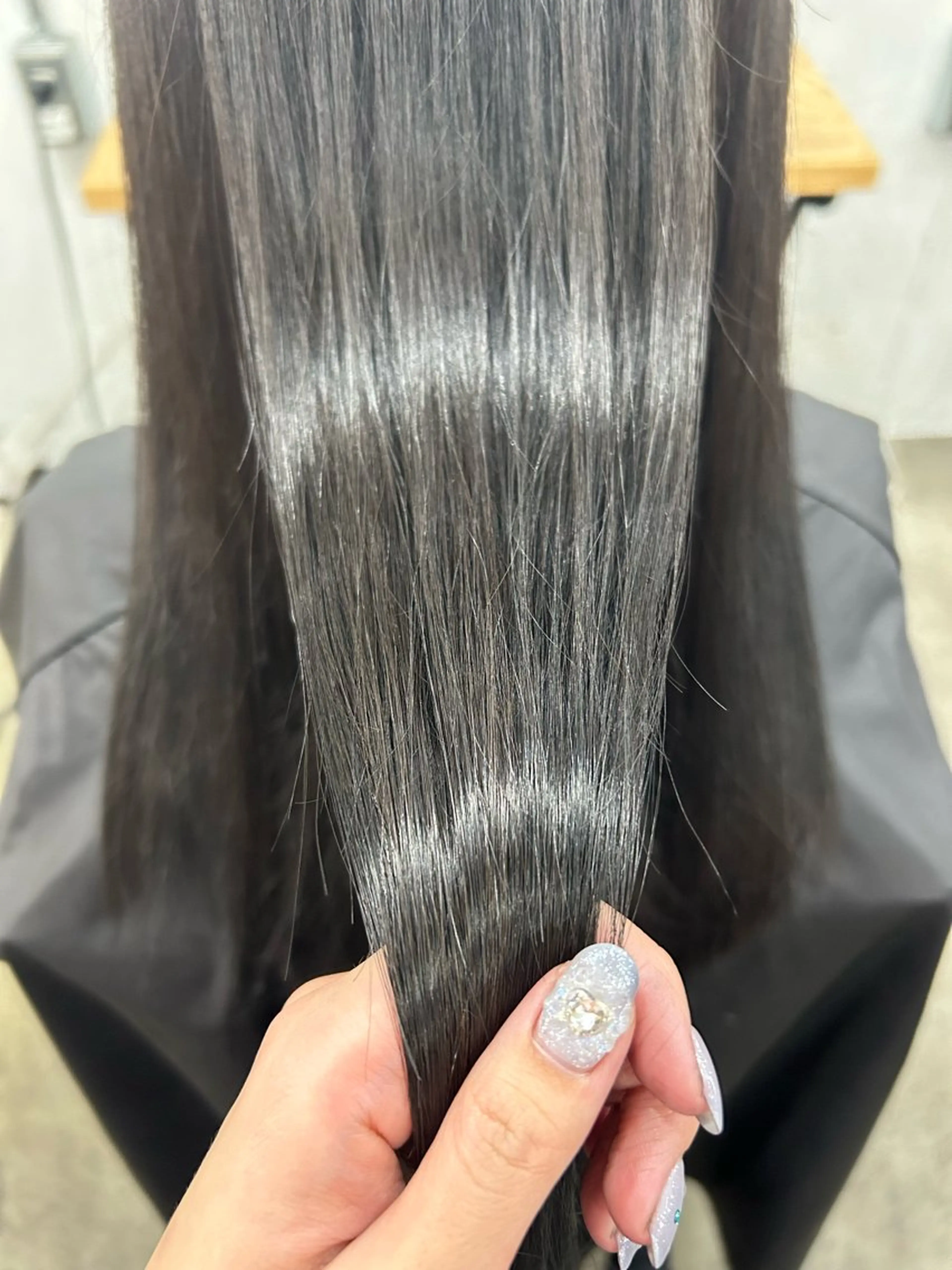 ロング カラー 黒髪 ヘアカラー あやめ🪽 オリーブ/ハイトーンのヘアスタイル