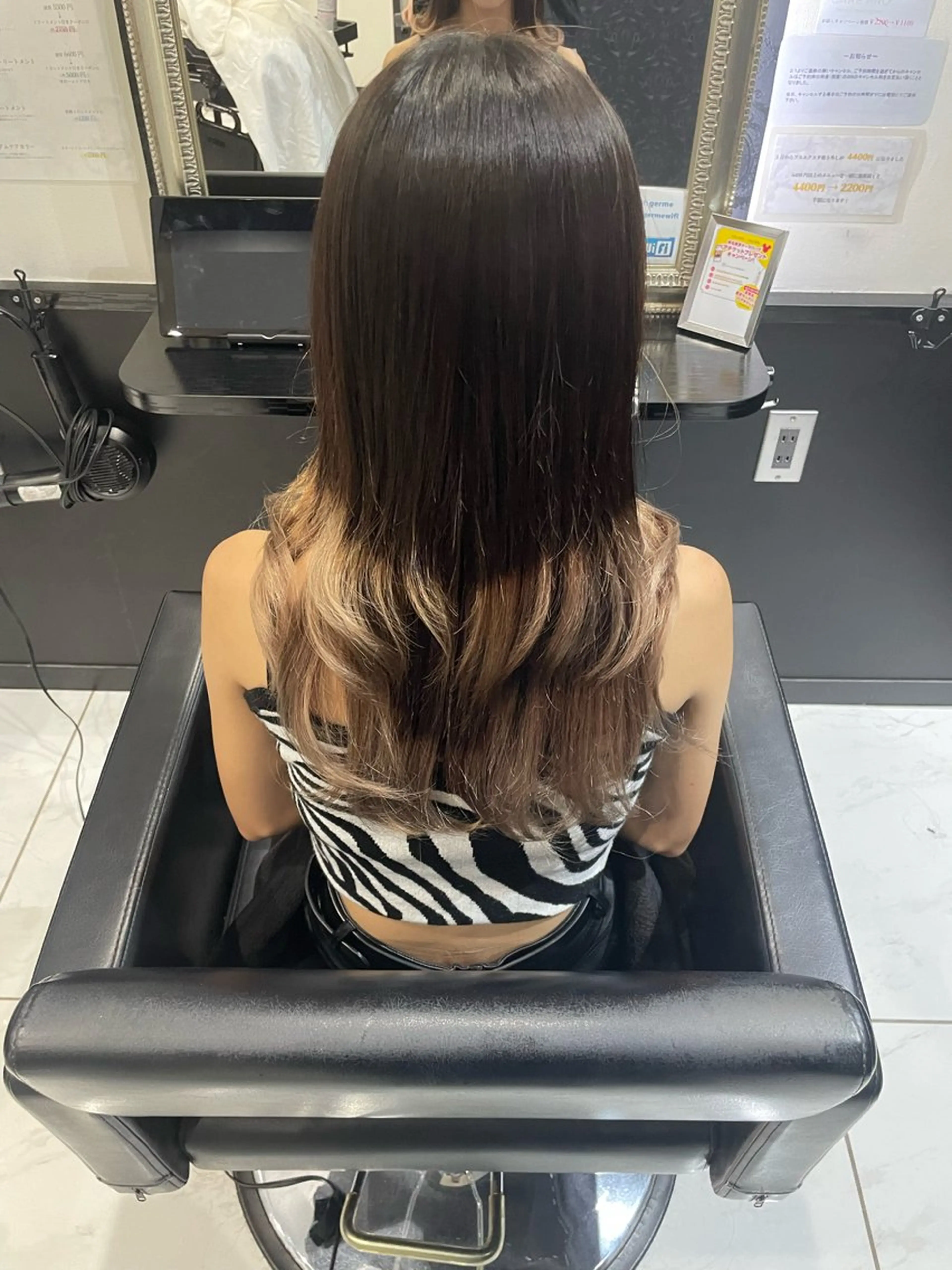 ロング カラー ヘアアレンジ ブリーチ 長田 麻友子のヘアスタイル