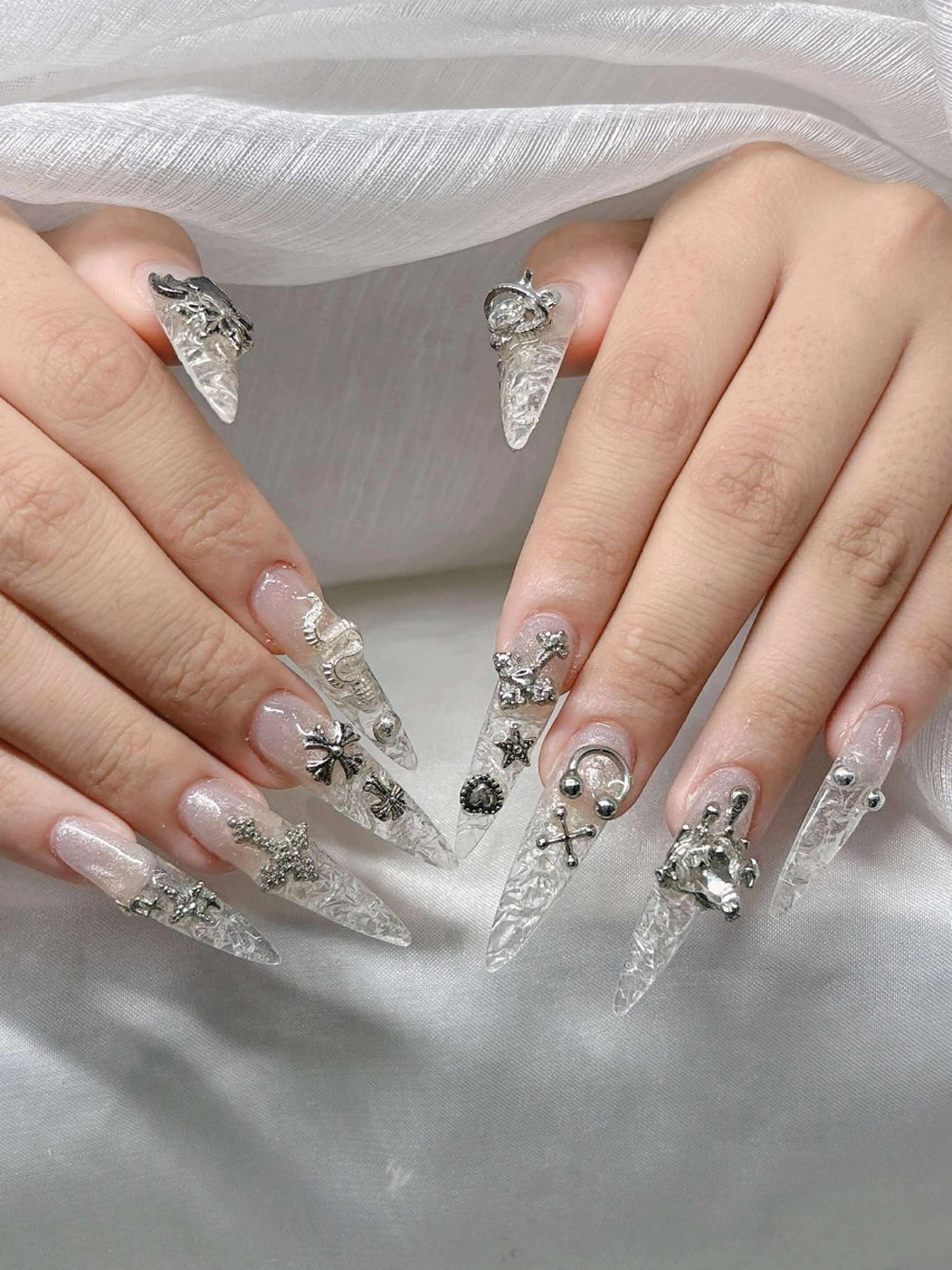 ネイル 長さ出し グラデーション 卒業式 キラキラネイル マグネットネイル ハンドネイル Lee Nailsのネイルデザイン