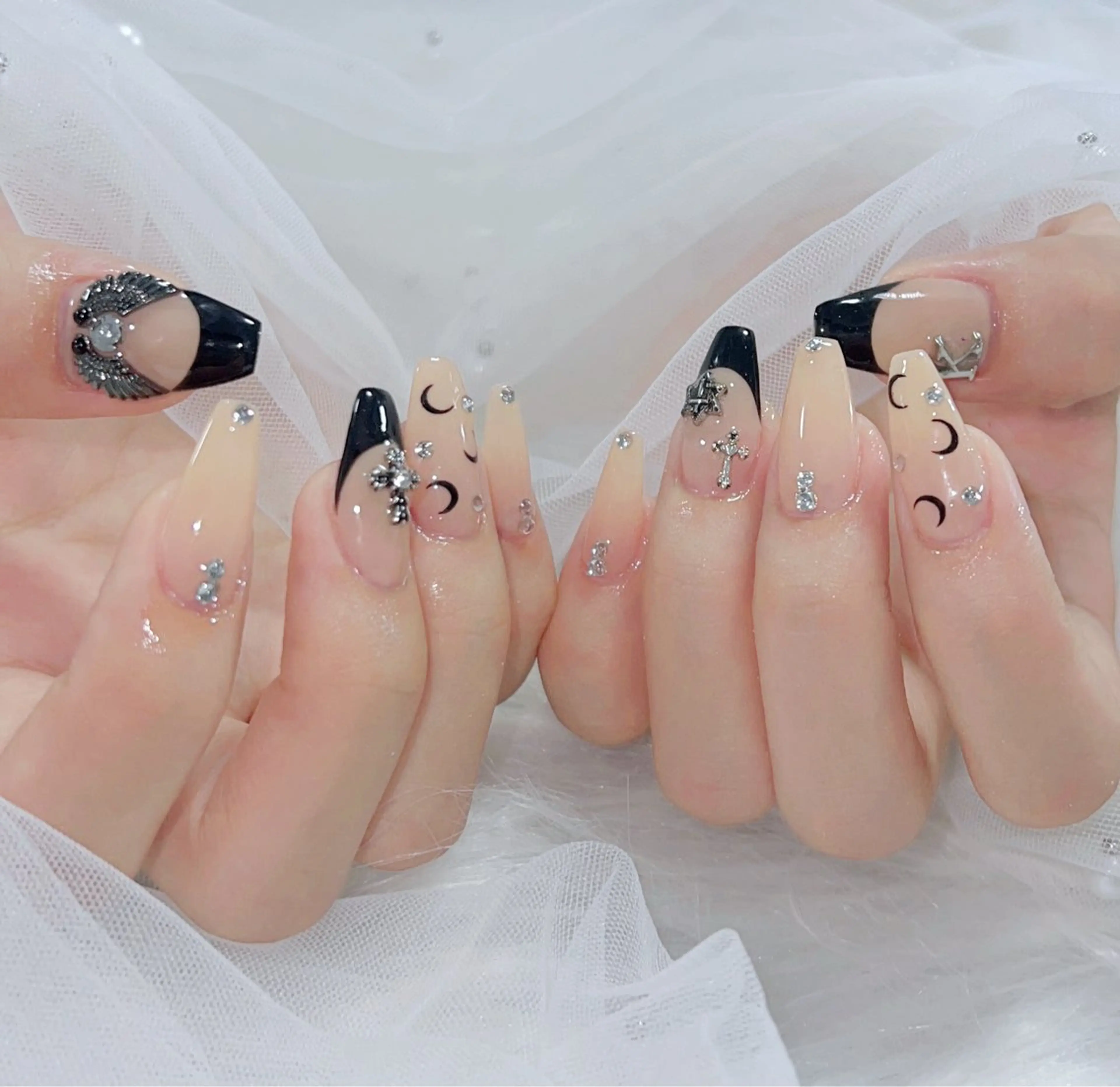 ネイル オーロラネイル クリアネイル フラッシュネイル ジェルネイル グラデーション ハンドネイル LilyLala Nail所属・LilyLala Nailsalonのネイルデザイン
