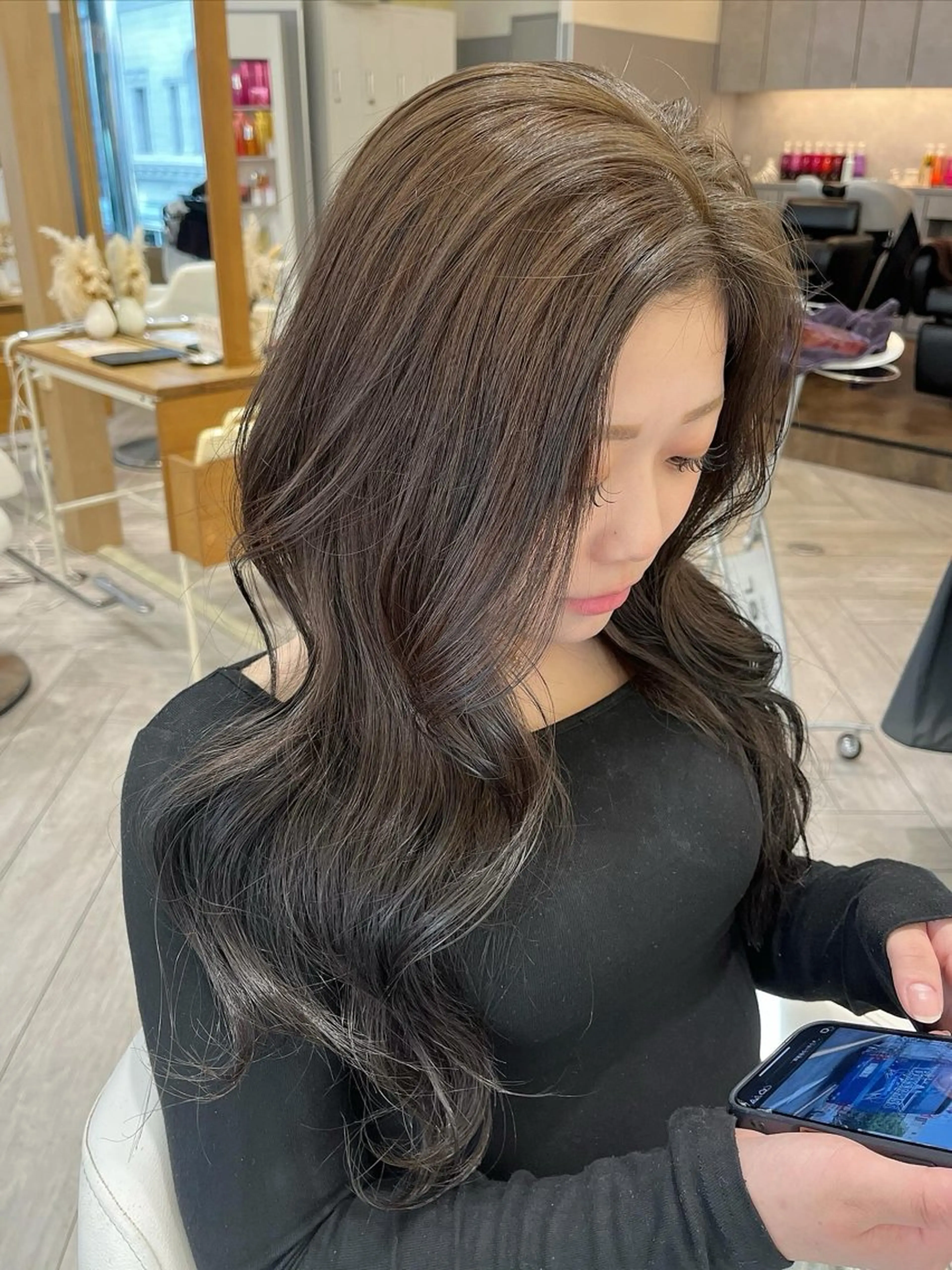 ロング カラー ベージュカラー オリーブベージュ ヘアカラー トリートメント AVANCE. chisatoのヘアスタイル