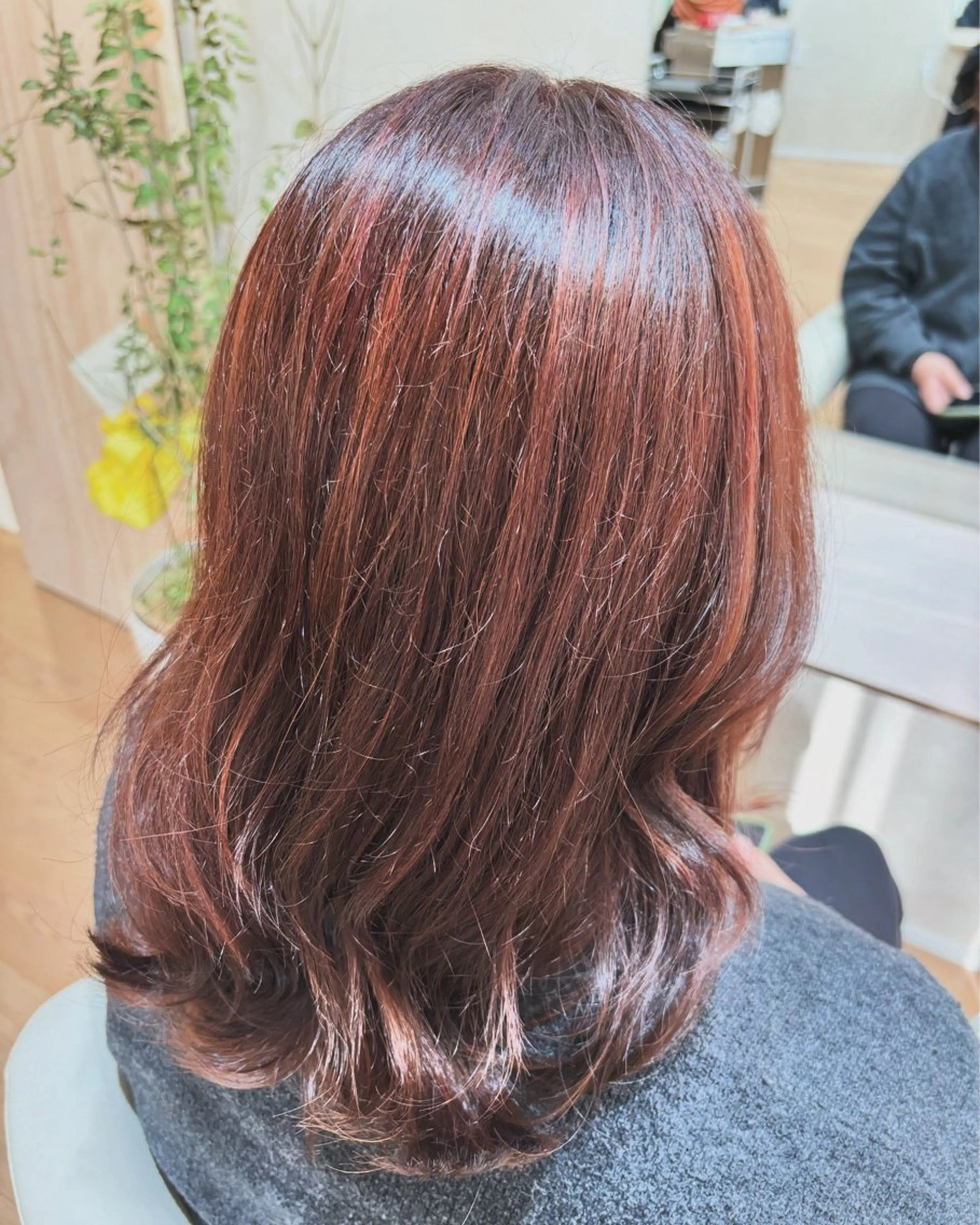 ミディアム カラー ヘアカラー トリートメント 林 美月のヘアスタイル
