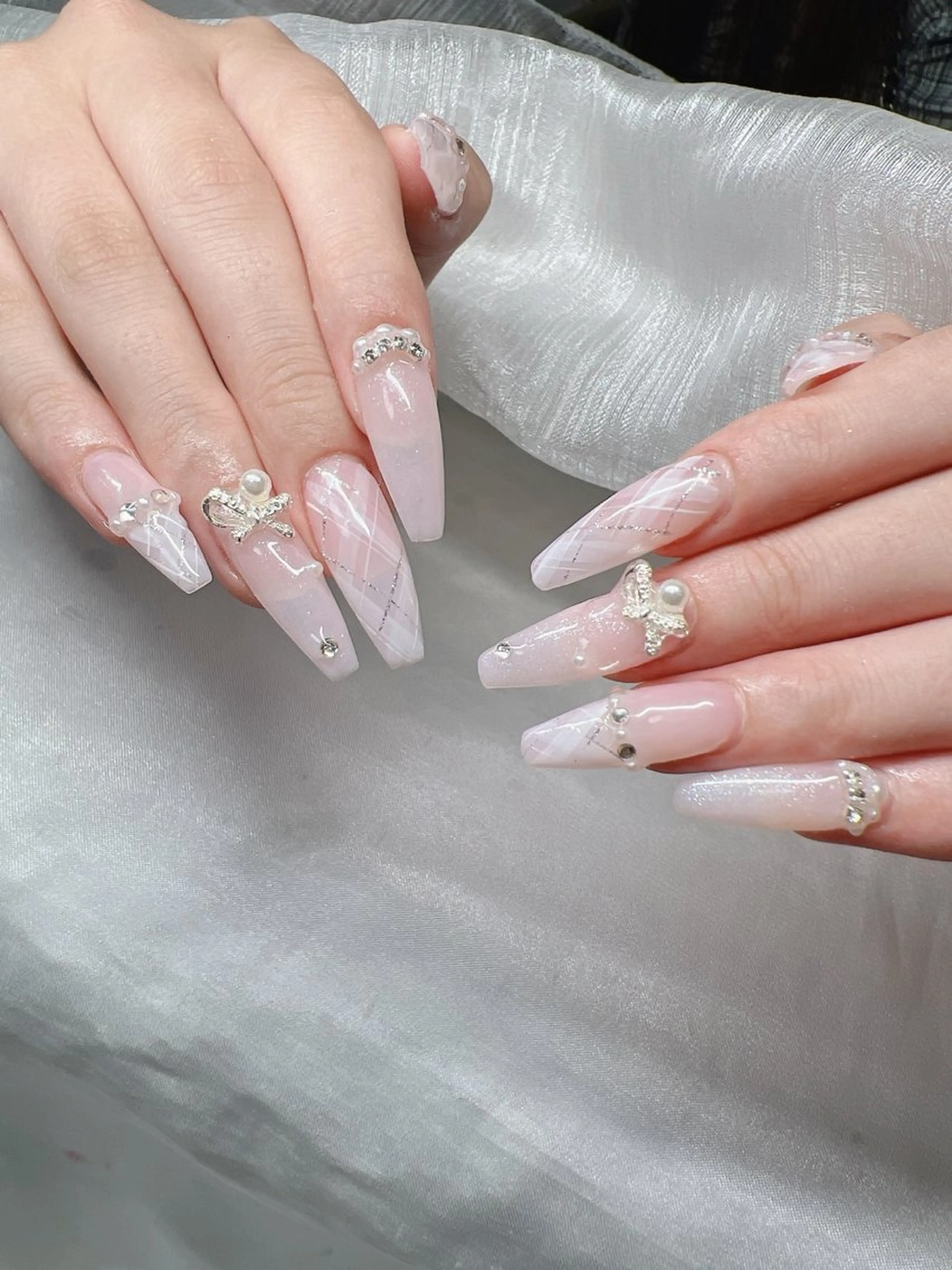 ネイル ハンドネイル Lee Nailsのネイルデザイン