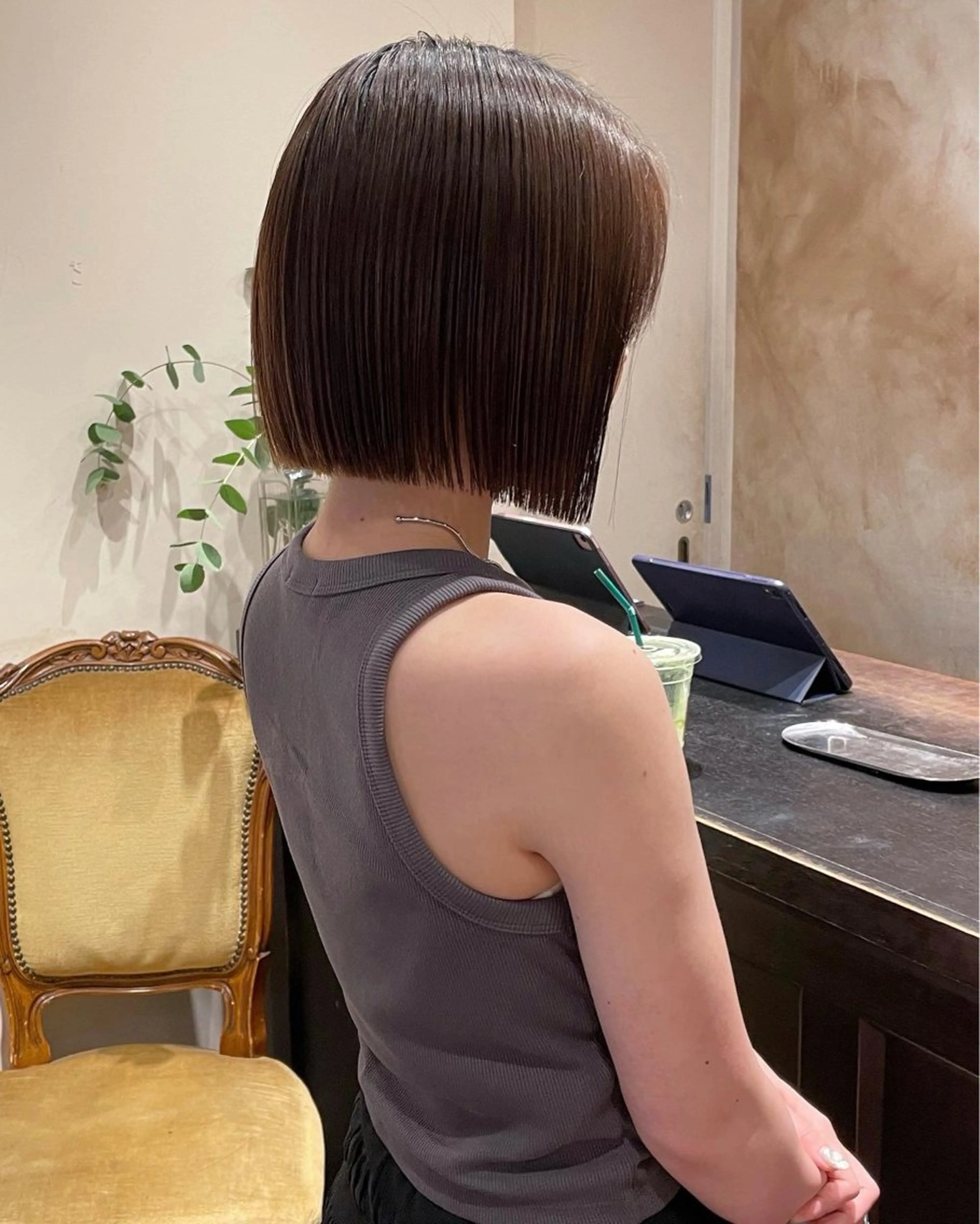 ミディアム 切りっぱなしボブ ボブ カット ヘアセット lot所属・大阪/心斎橋 lot mikuのヘアスタイル