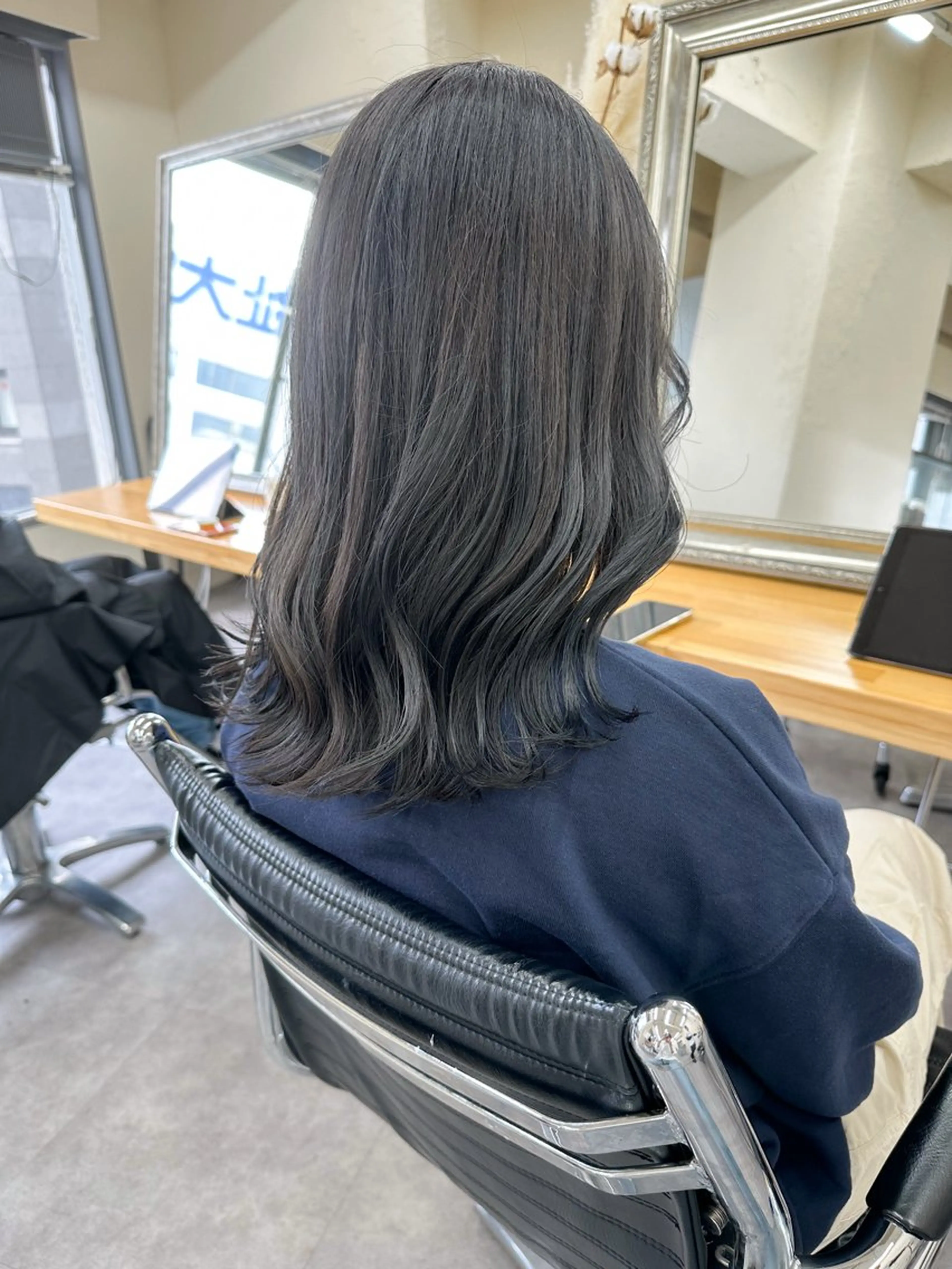 セミロング 池袋🫧mio🫧 透明感ワンカラー🫧のヘアスタイル