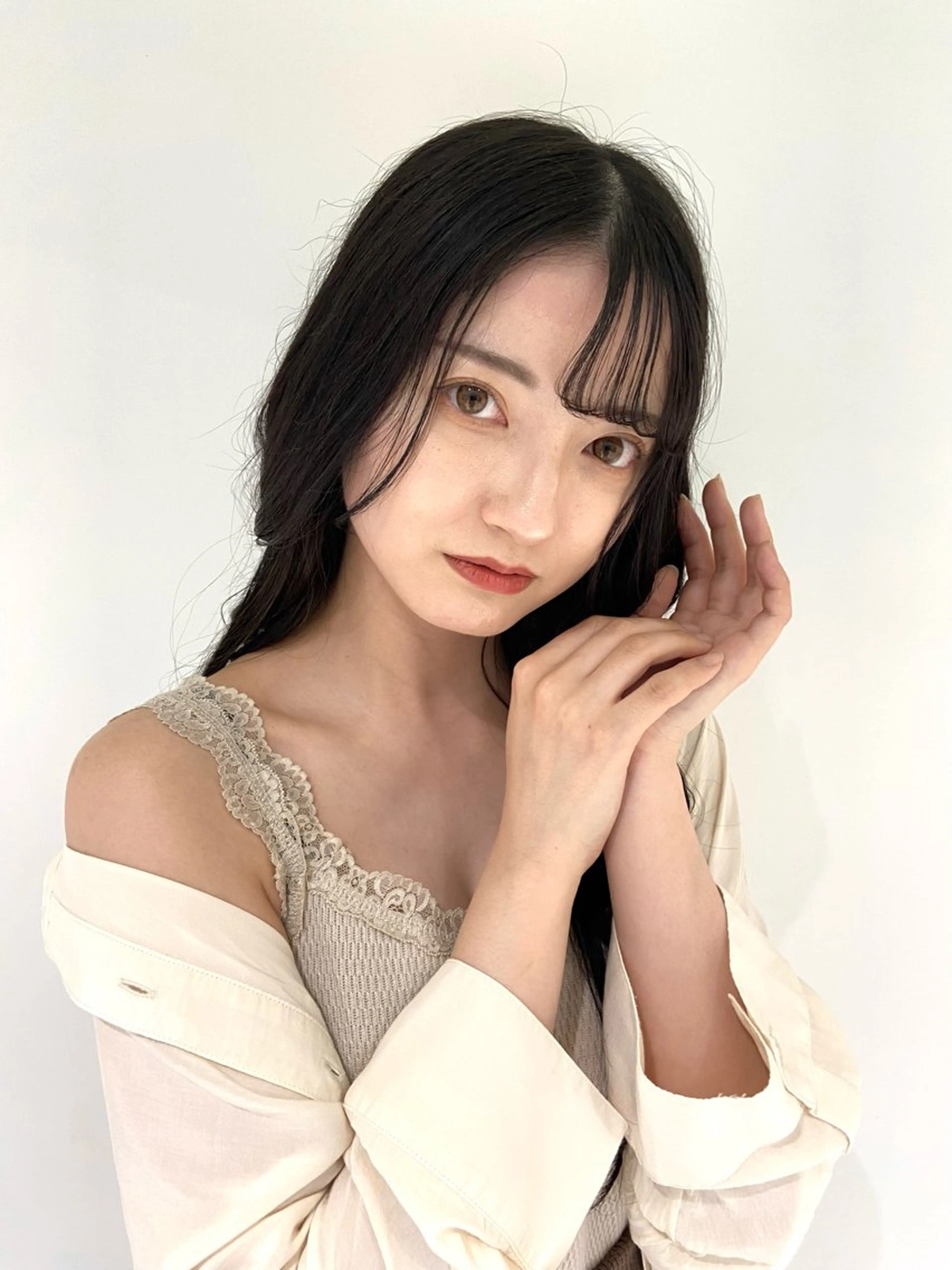 ロング カラー パーマ ヘアアレンジ メンズ ダブルカラー 髪質改善 トリートメント rei／透明感カラー ／オリーブグレージュのヘアスタイル