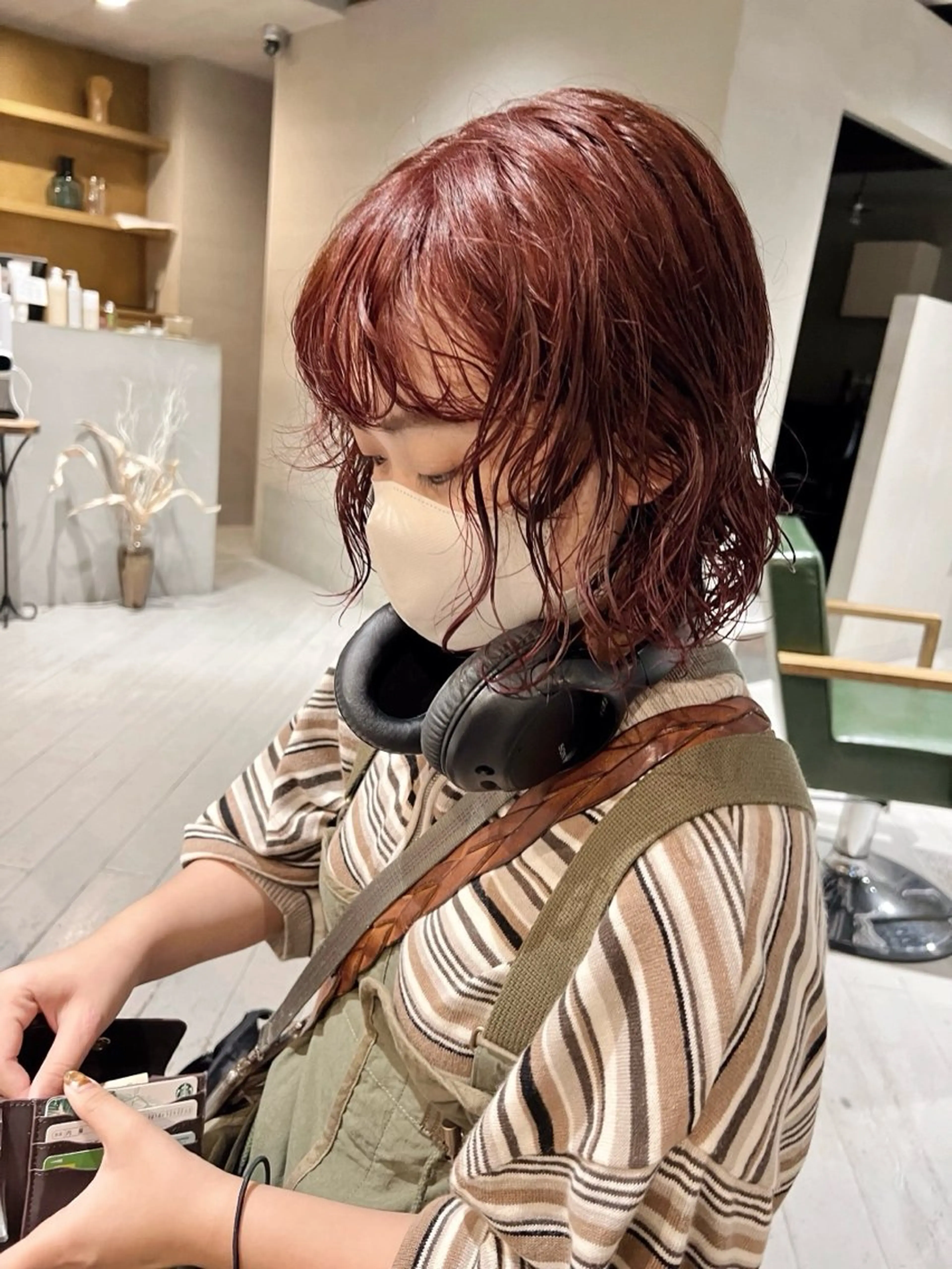 ミディアム カラー ミディアムパーマ ブリーチ ボルドーカラー ブリーチなしカラー ルビー saki / ボブ /ベージュ系カラーのヘアスタイル