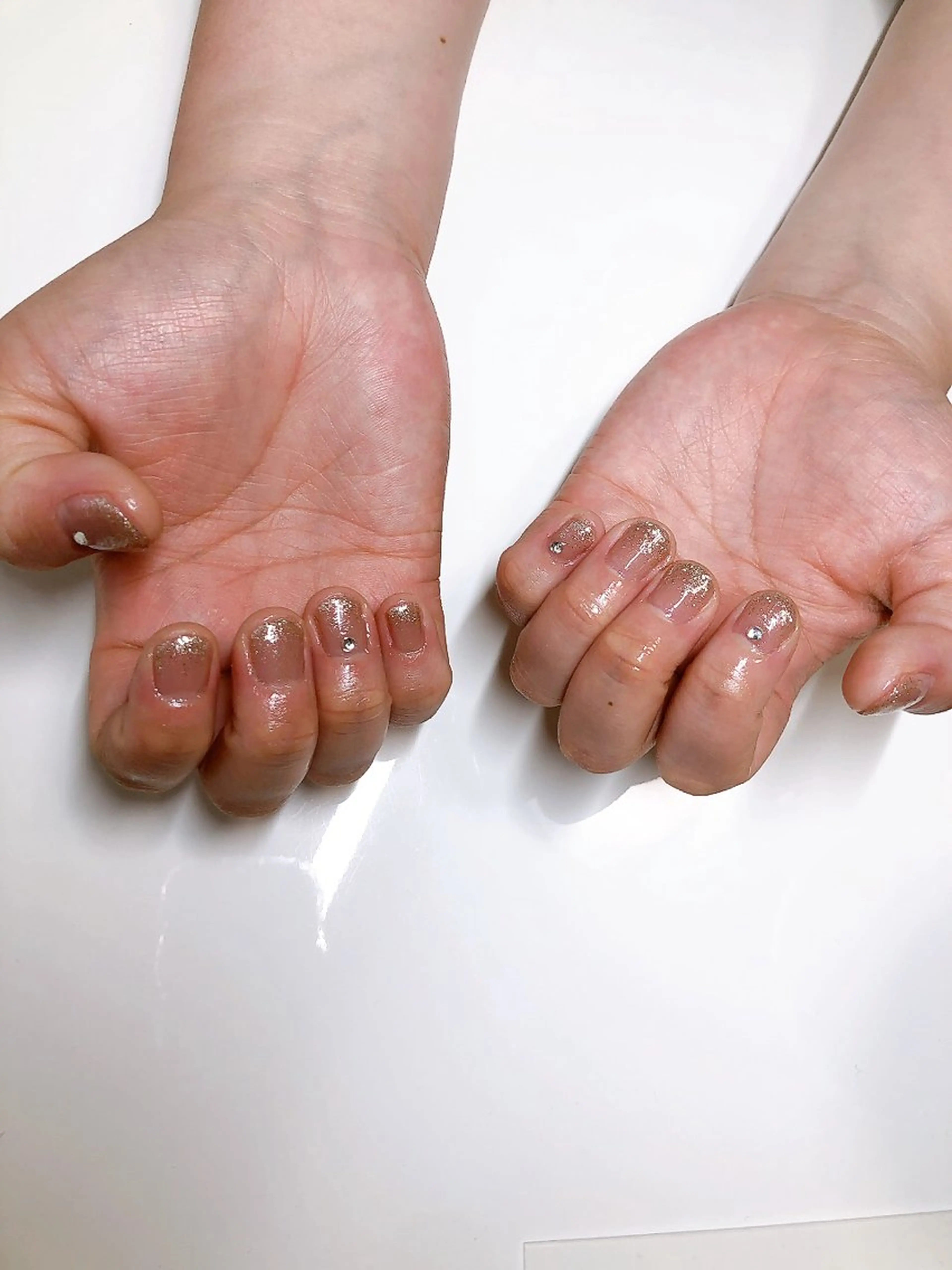 ネイル グラデーション ラメ(グリッター) ラメグラデーション ワンカラーネイル デ・アイム「nail salon MIMIPARUN」所属・ナリス化粧品 MIMIPARUNのネイルデザイン