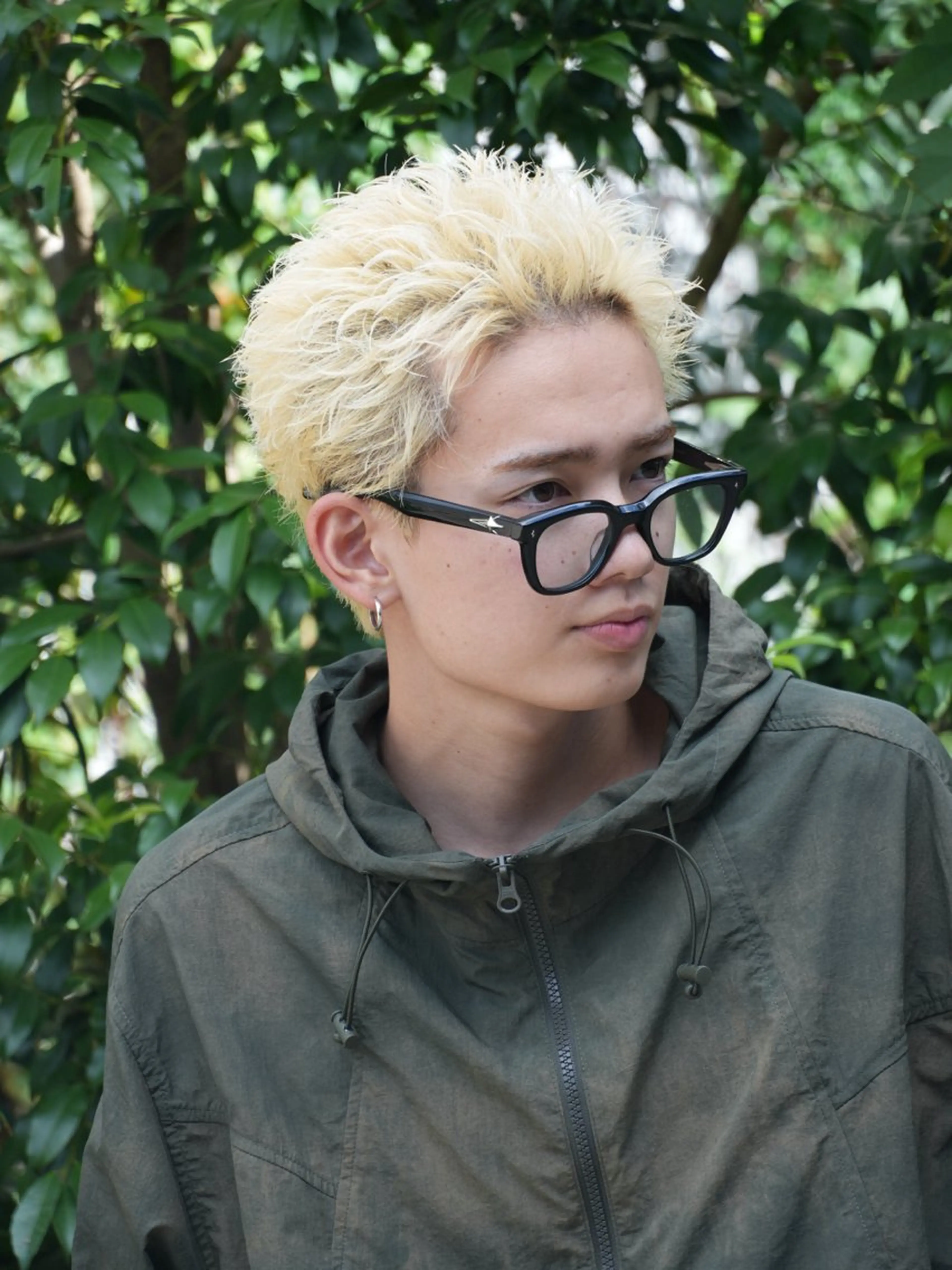ショート カラー メンズ センターパート コンマヘア フェードカット カルマパーマ マッシュ メンズヘア fifth前比嘉💥のヘアスタイル