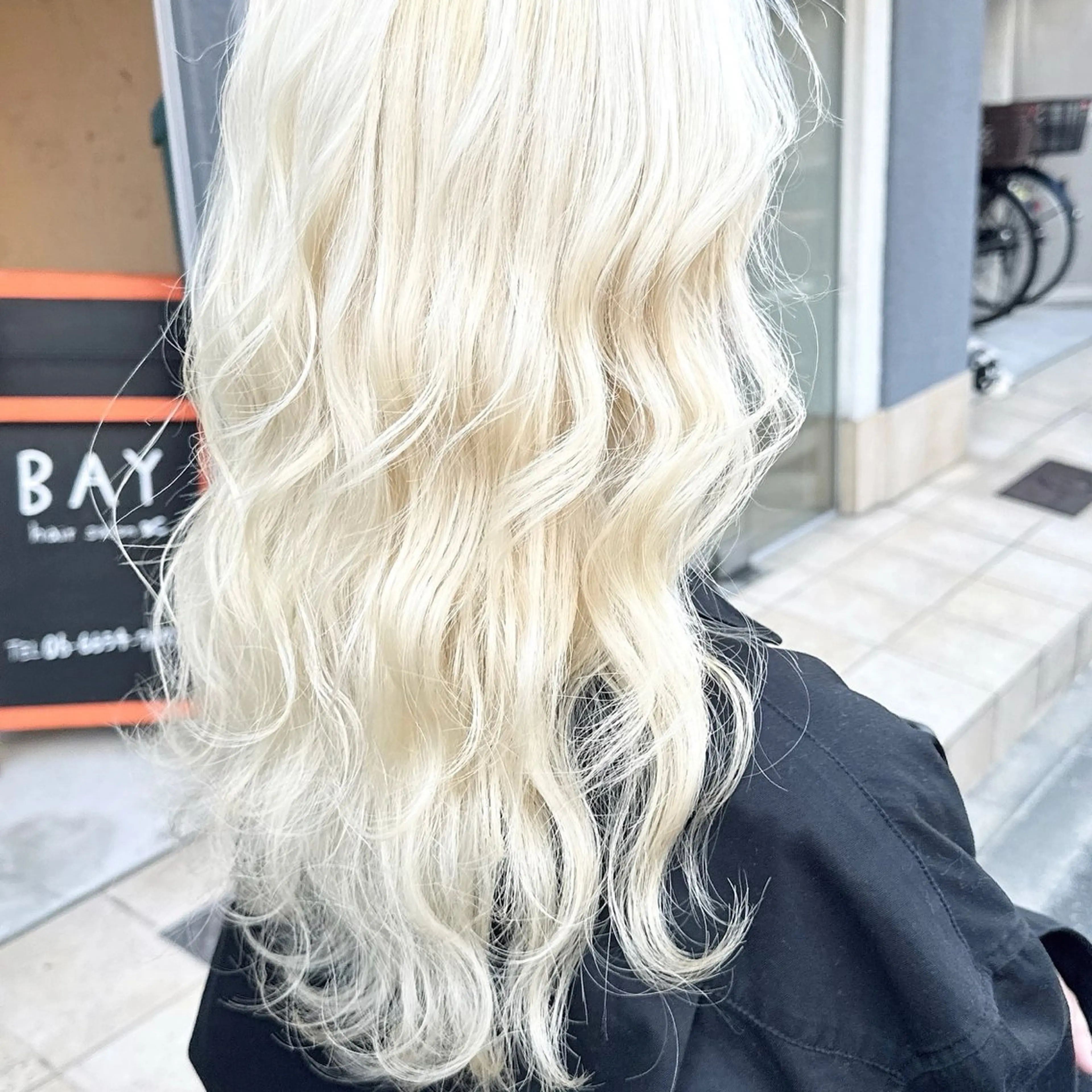 ロング カラー ブリーチ 抜きっぱなしブロンド 透明感カラー ハイトーンカラー ヘアカラー BAYhair salon所属・BAY ソウタのヘアスタイル