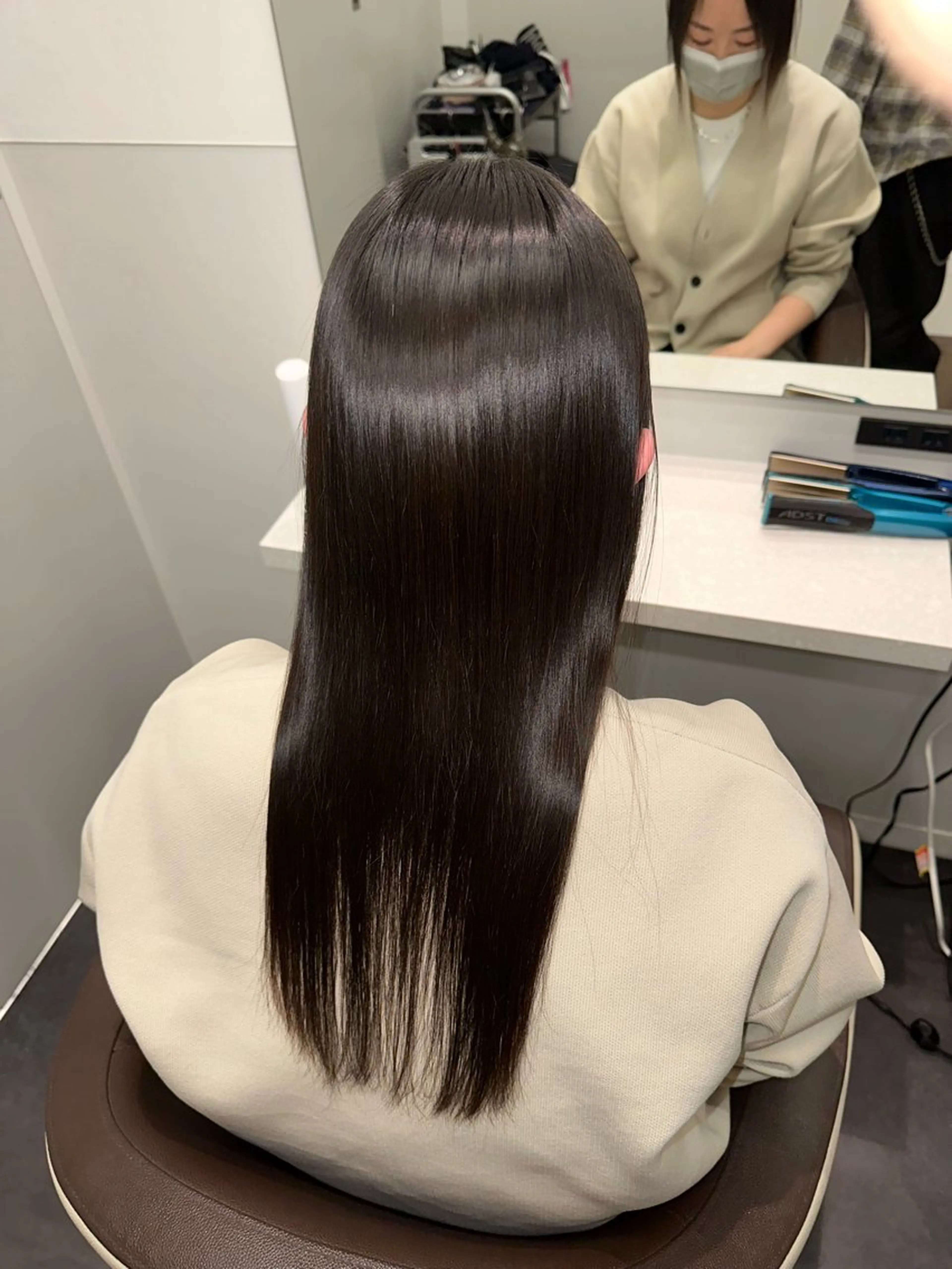 セミロング Wisteria所属・美髪特化✨ 伊織✨縮毛矯正✨のヘアスタイル