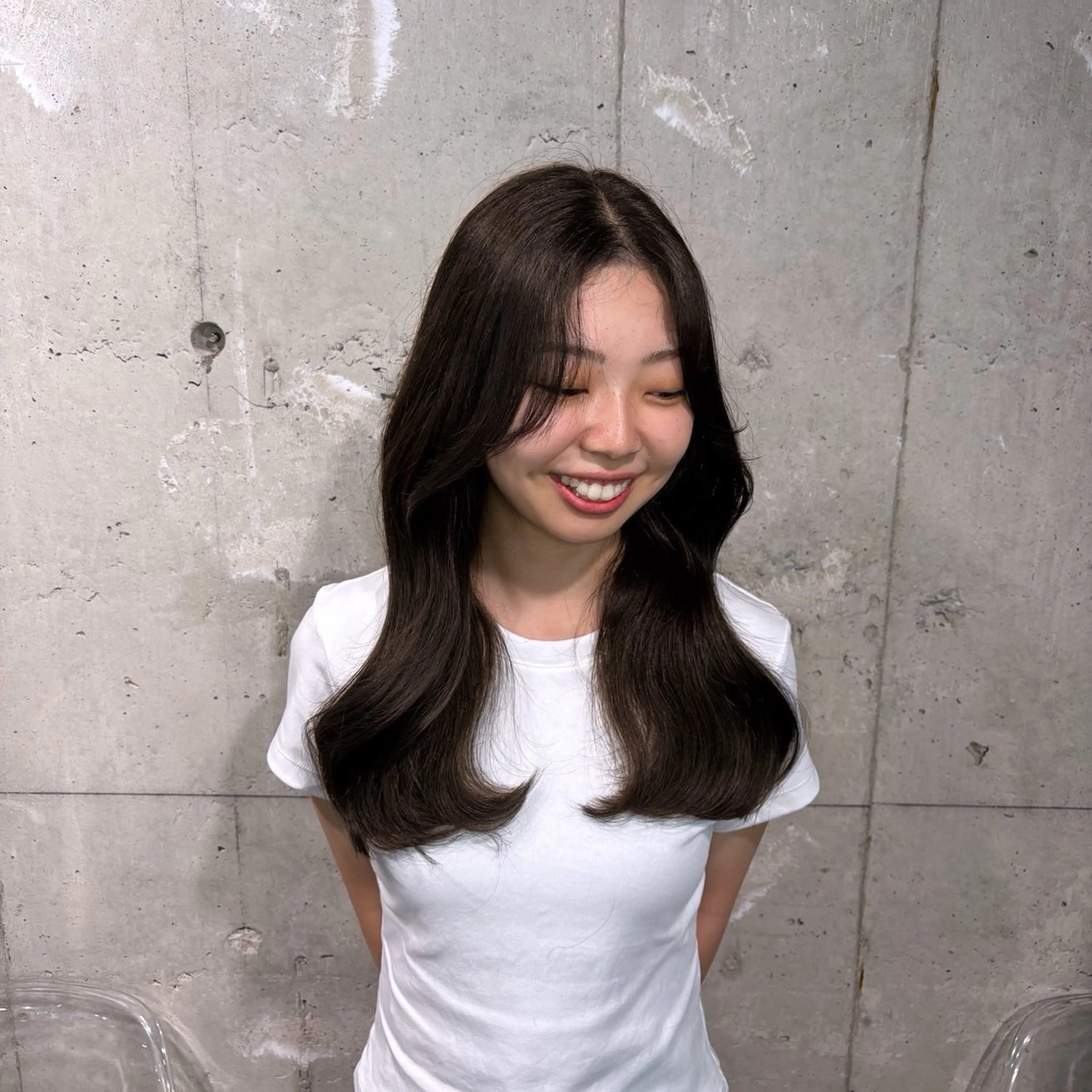 カラー ヘアカラー ベージュ／ピンク【く すみカラー】レイヤーのヘアスタイル