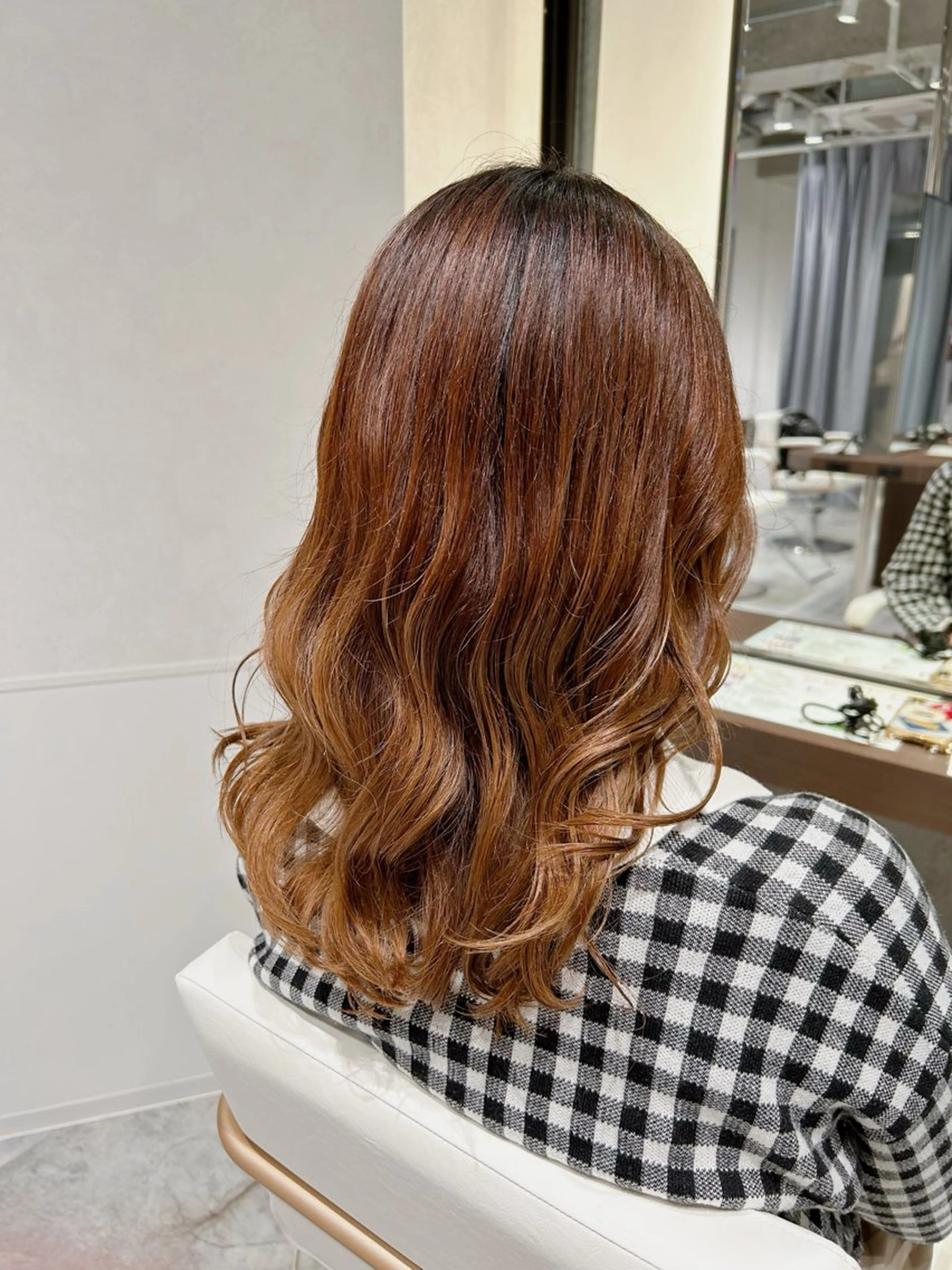 ミディアム パーマ/イルミナ カラー 三浦菜々子のヘアスタイル