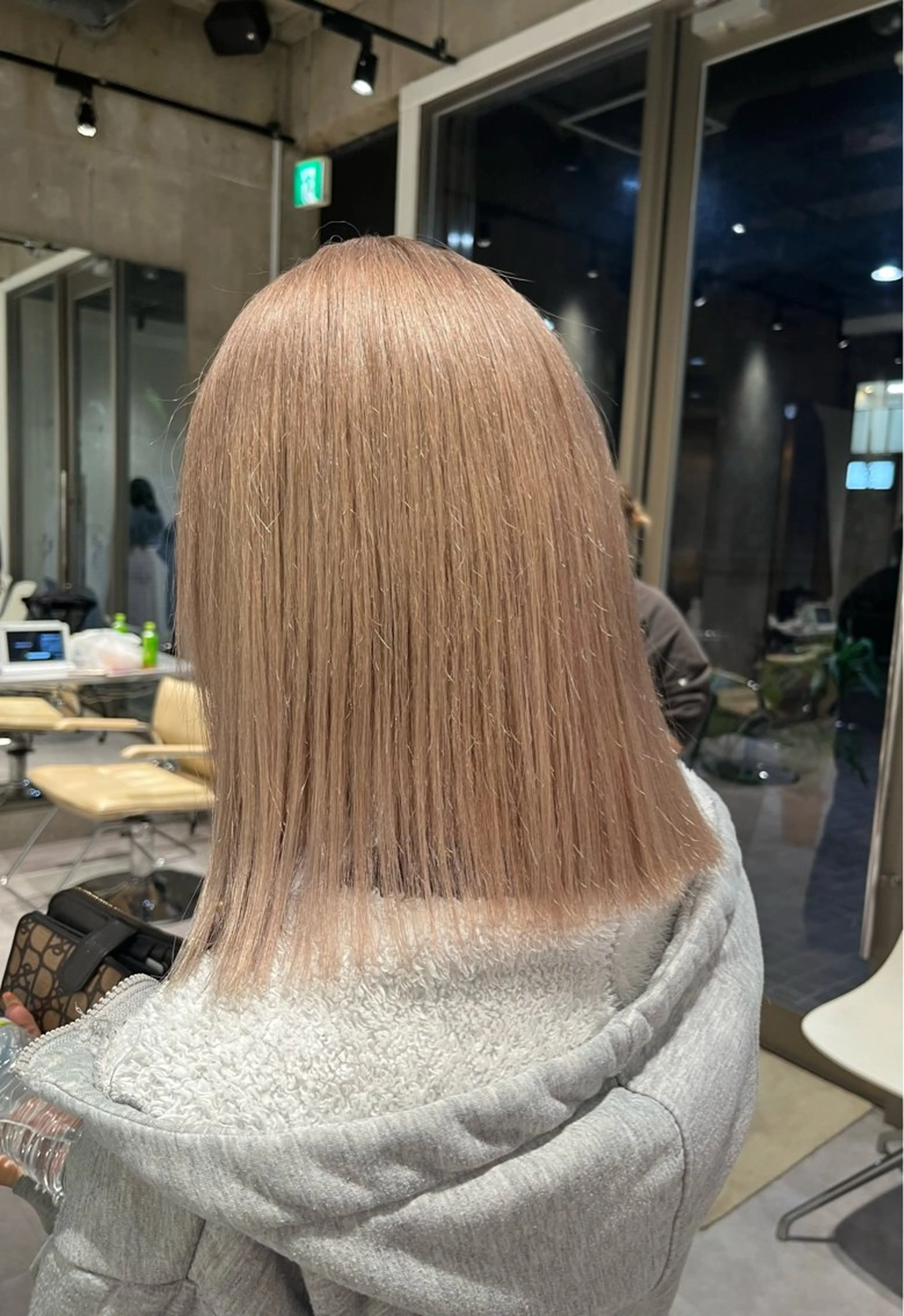 ミディアム ヘアカラー yoke所属・haruka kobayashiのヘアスタイル