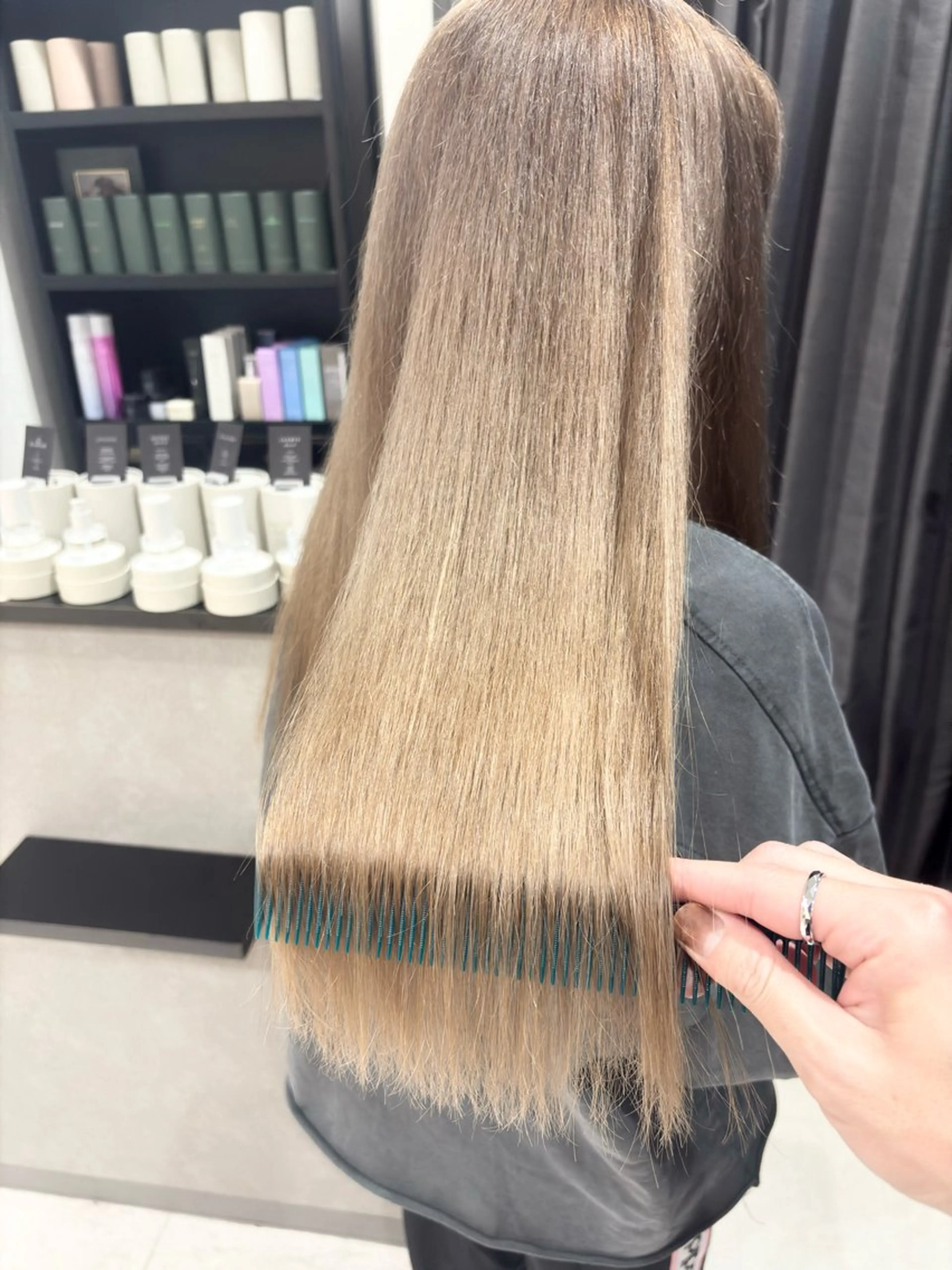 ロング カット ヘアカラー 小沢 真澄のヘアスタイル
