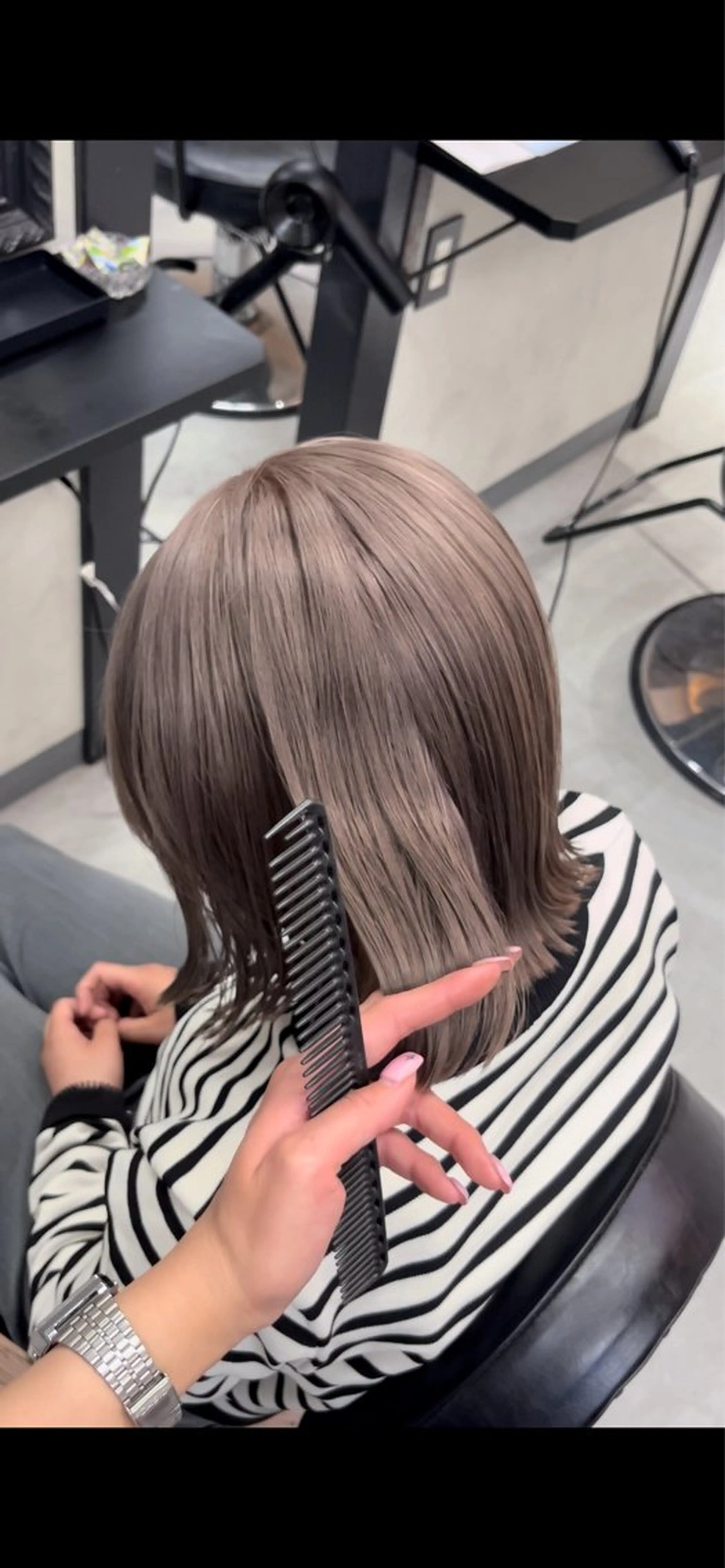 ロング カラー ヘアカラー ハイトーンカラー🩶 大阪/kanonのヘアスタイル