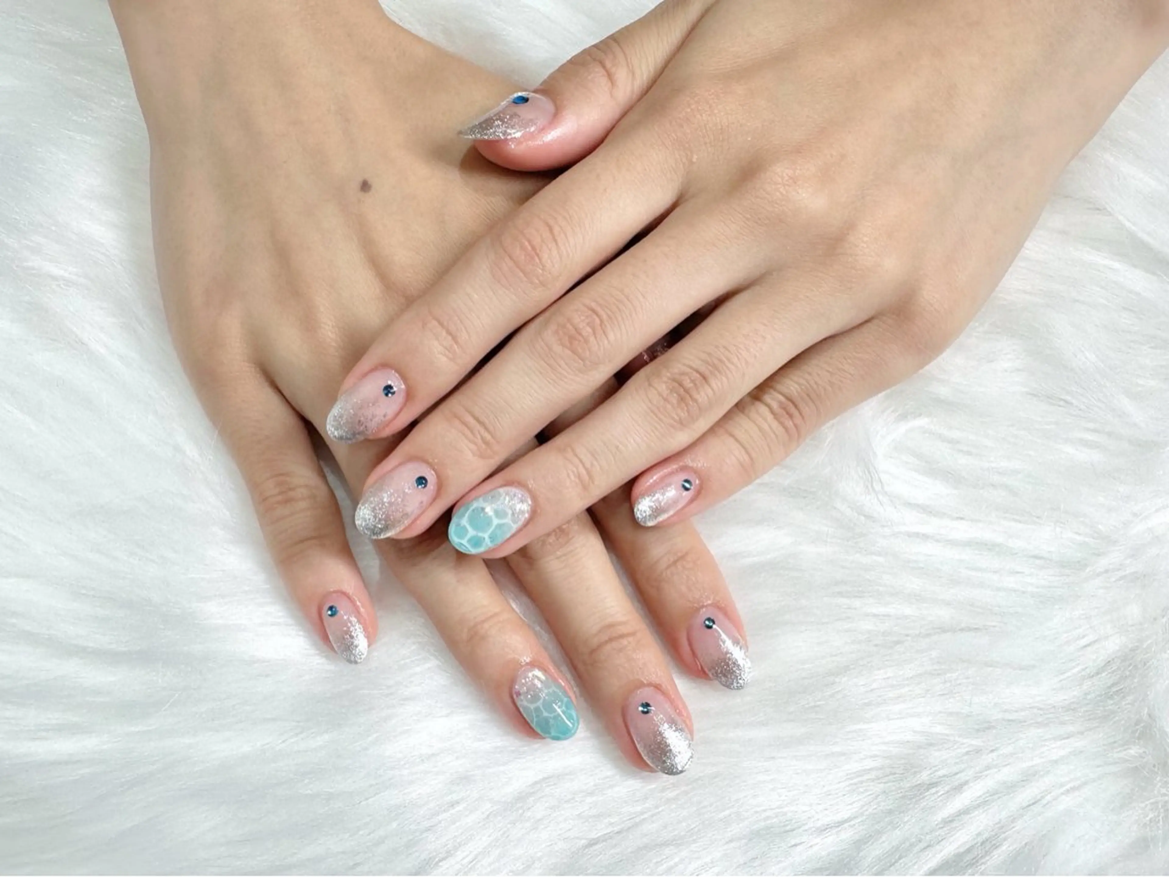 ネイル ハンドネイル Bianca 🩵 Ayakoのネイルデザイン
