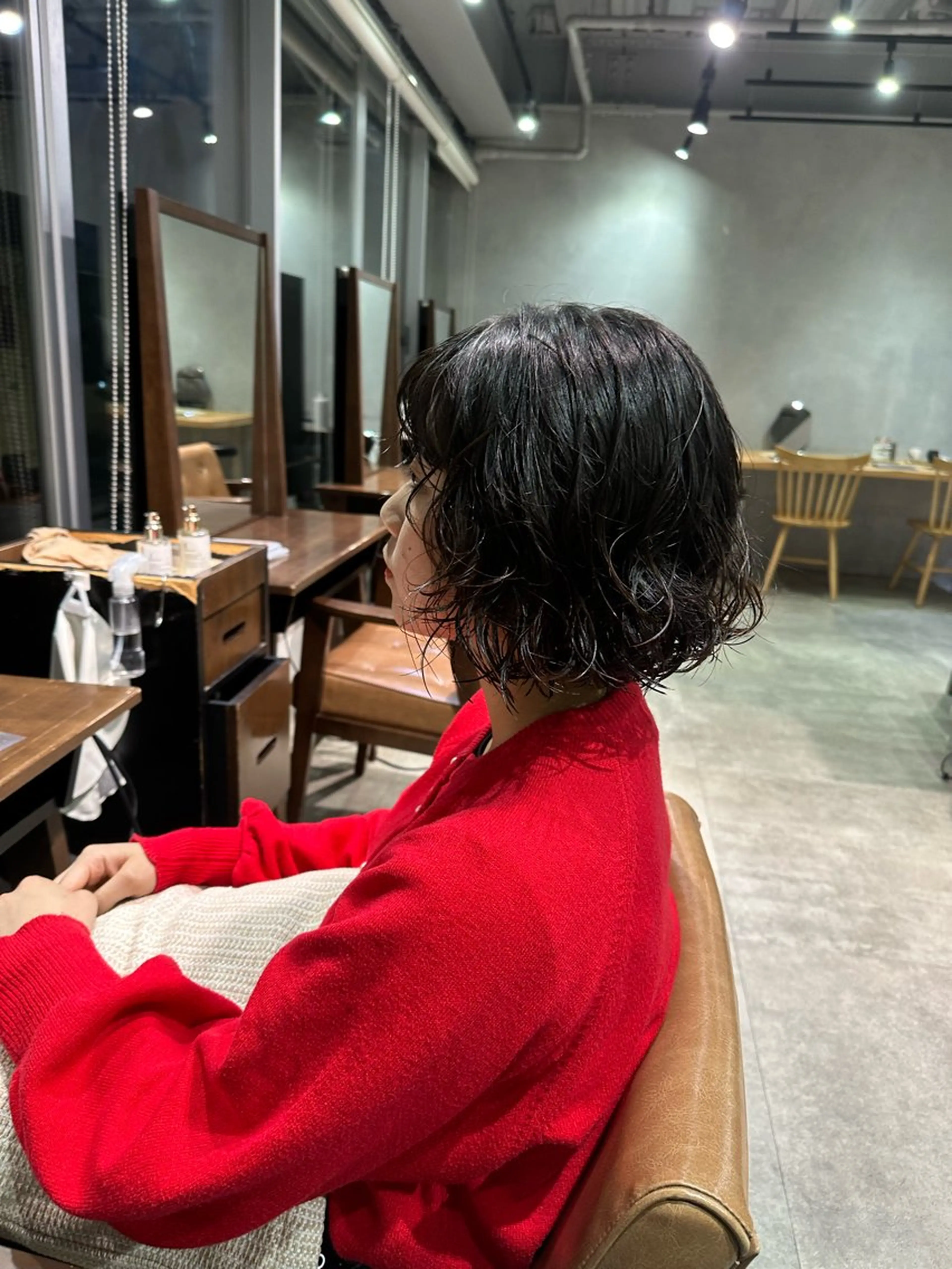 ショート カラー パーマ 透明感カラー ヘアカラー もも ／メンズ〜レディースのヘアスタイル