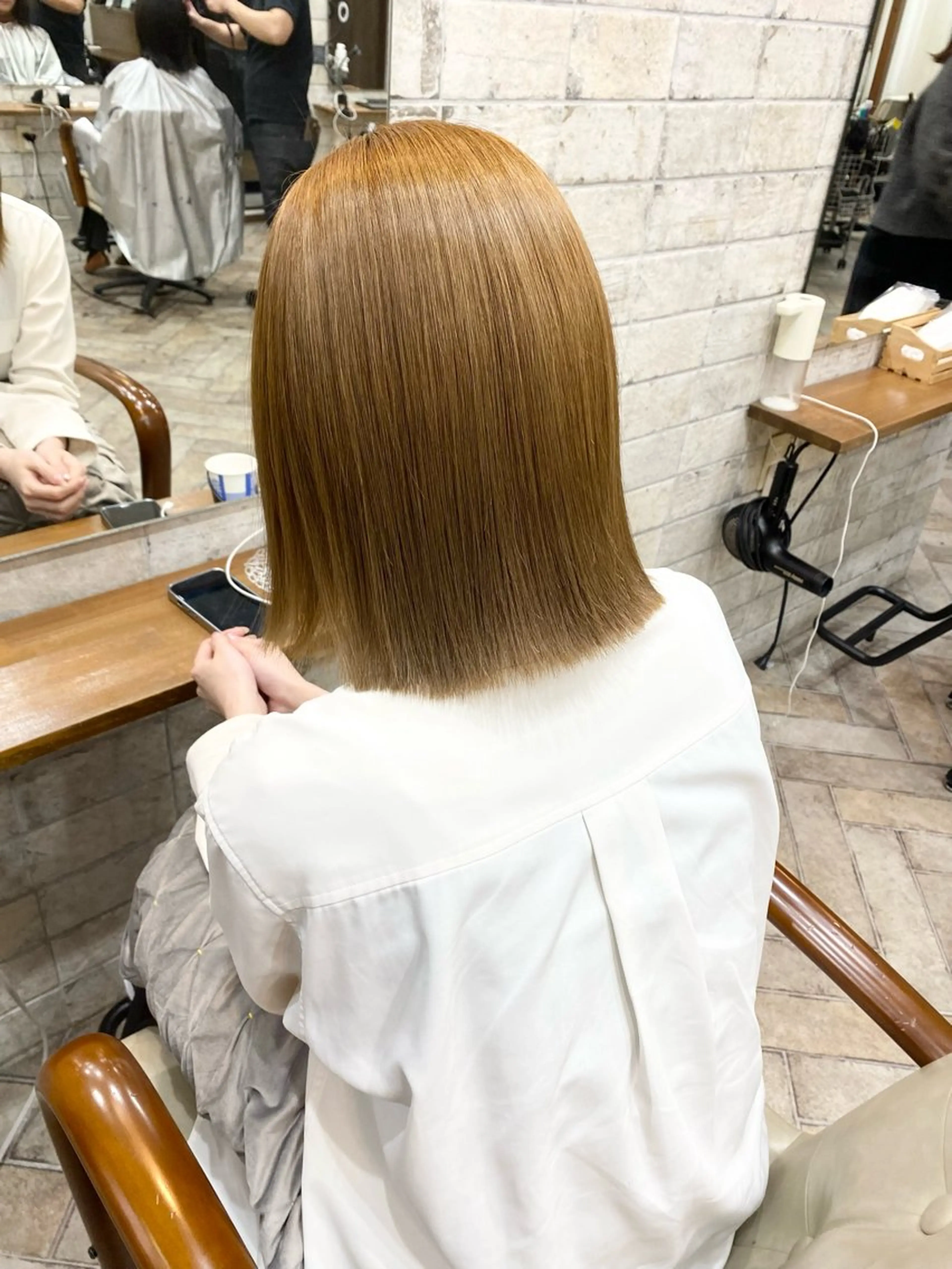 ミディアム カラー ミディアムパーマ バレイヤージュ ブリーチ ケアブリーチ ダブルカラー カット ヘアカラー トリートメント 店長 奈須 雄紀のヘアスタイル